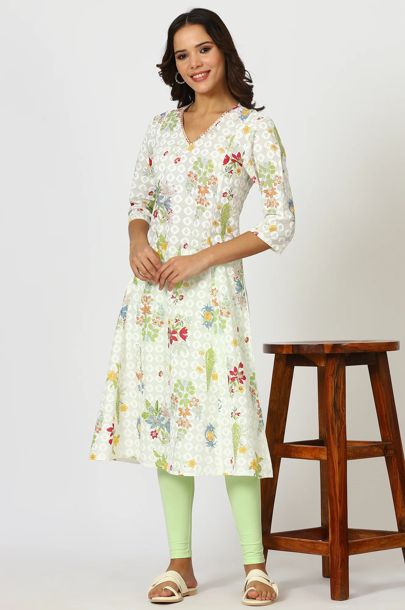 Green Solid Cotton Blend Straight Tights - Image 5