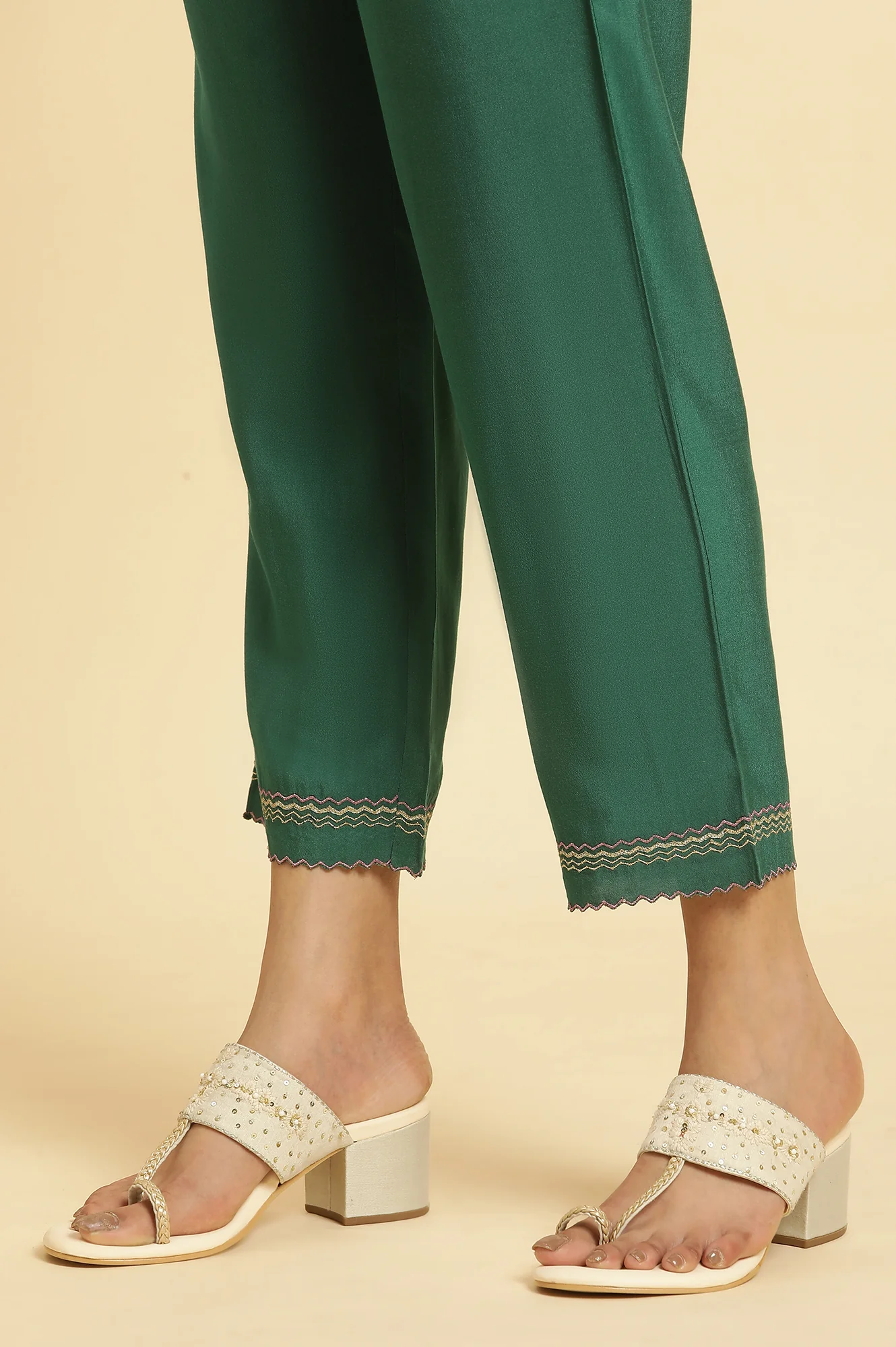 Green Solid Kurta, Pants And Jacquard Dupatta - Image 10
