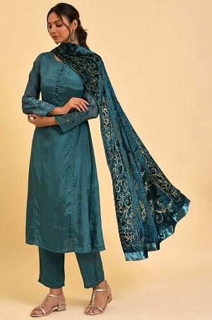 Green Solid kurta, Pants & Velvet Dupatta - Image 3