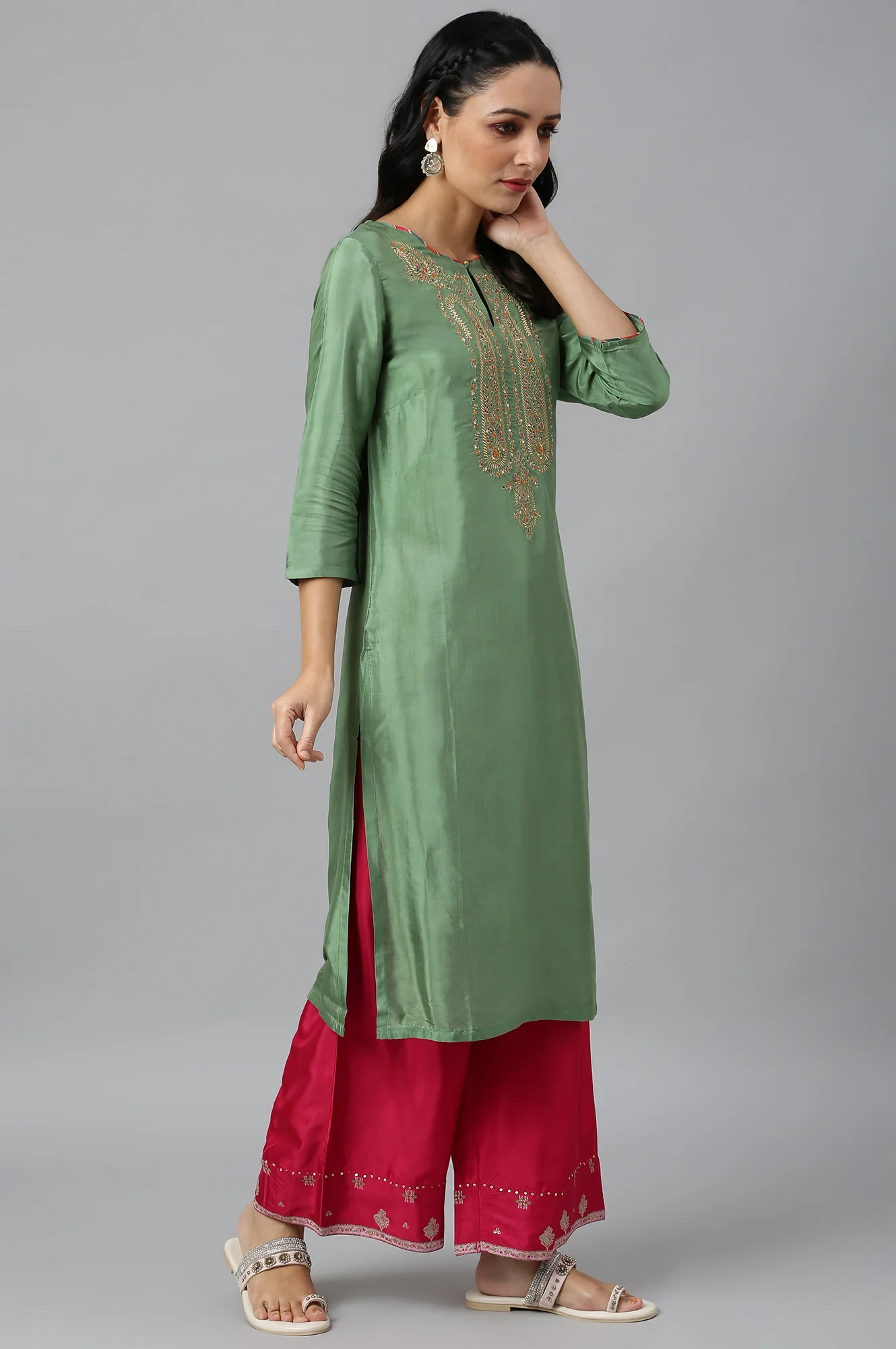 Green Straight kurta With Embroidered Yoke - Image 6