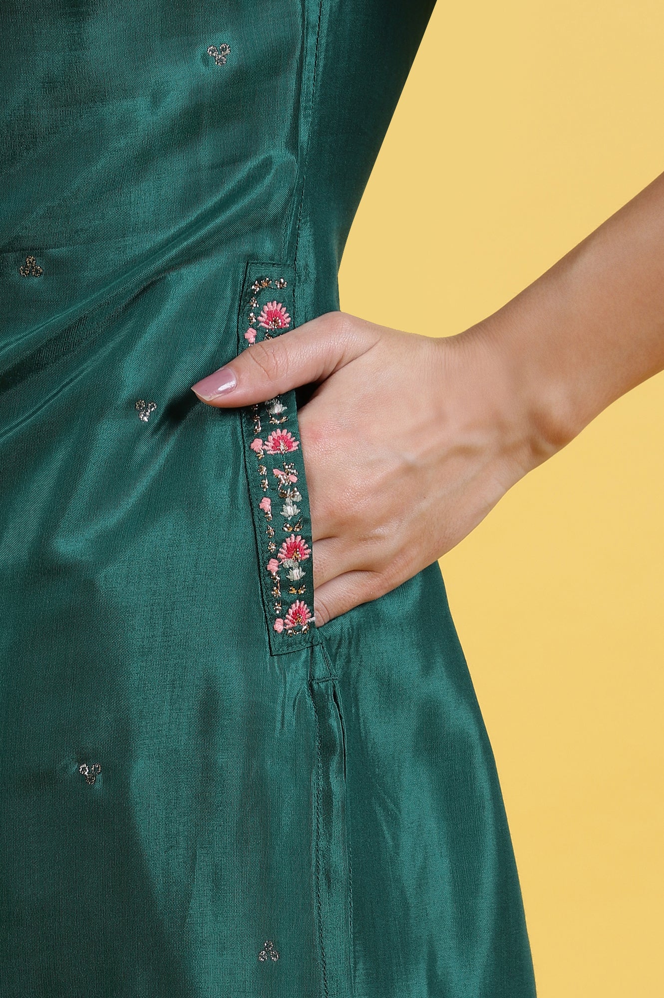 Green Thread Embroidered Straight Festive Kurta - Image 7
