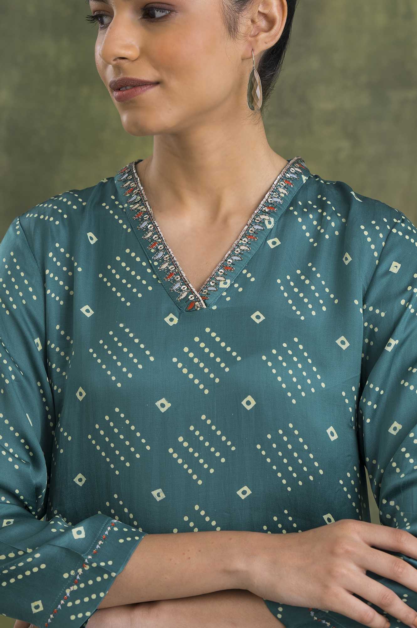 Green V-Neck Lustrous Satin kurta - Image 6