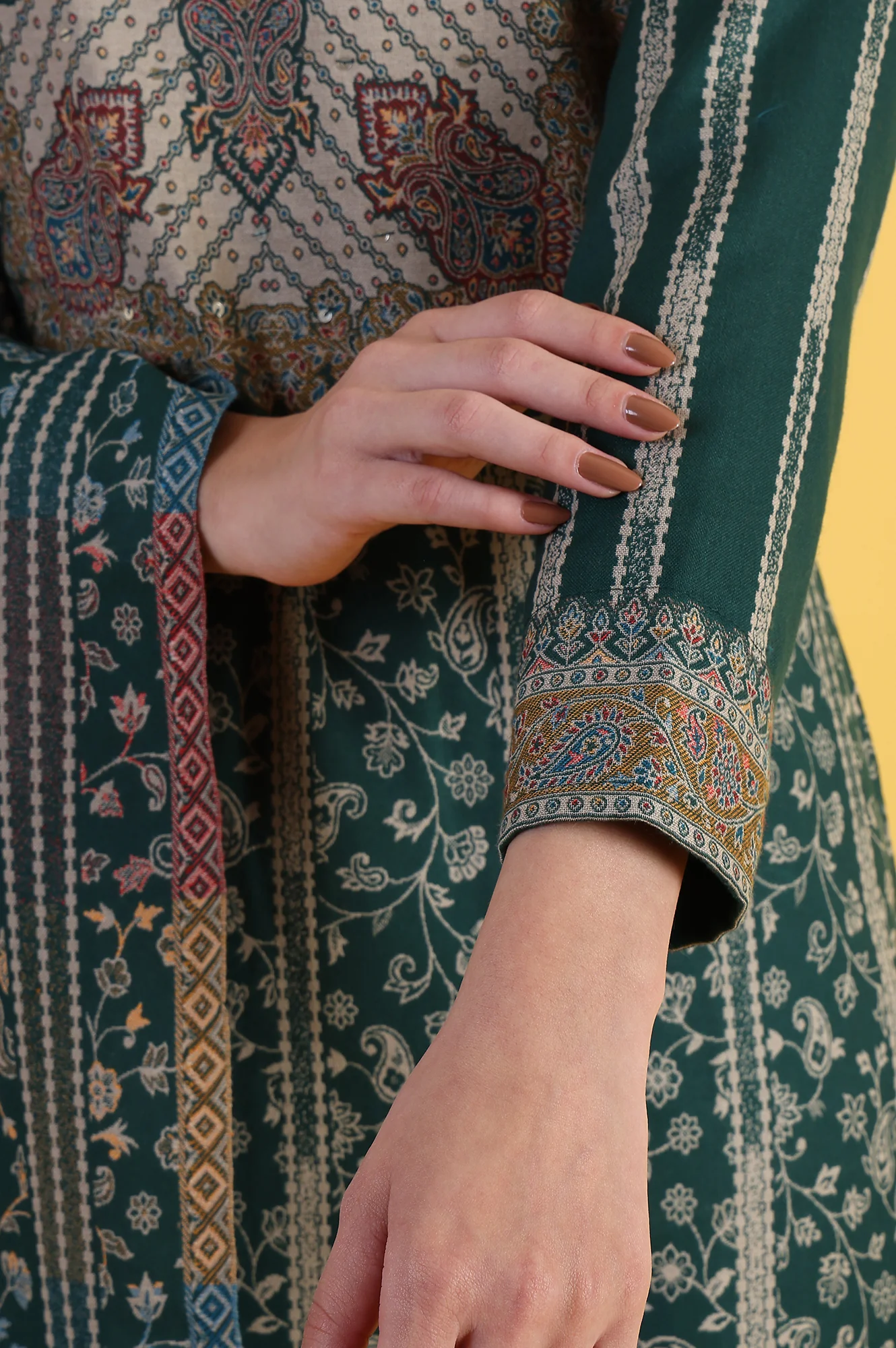 Green Yarn Dyed Sequins Straight Kurta & Straight pant with Dupatta Set - Image 7