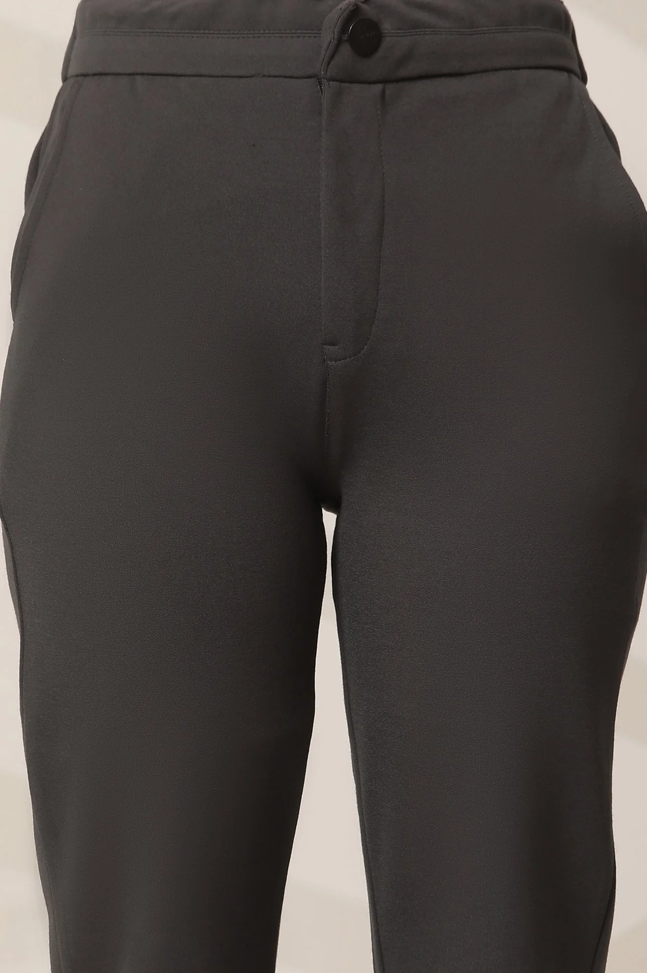 Elleven Women's Grey Solid Straight Fit Pants With Button Closure - Image 6