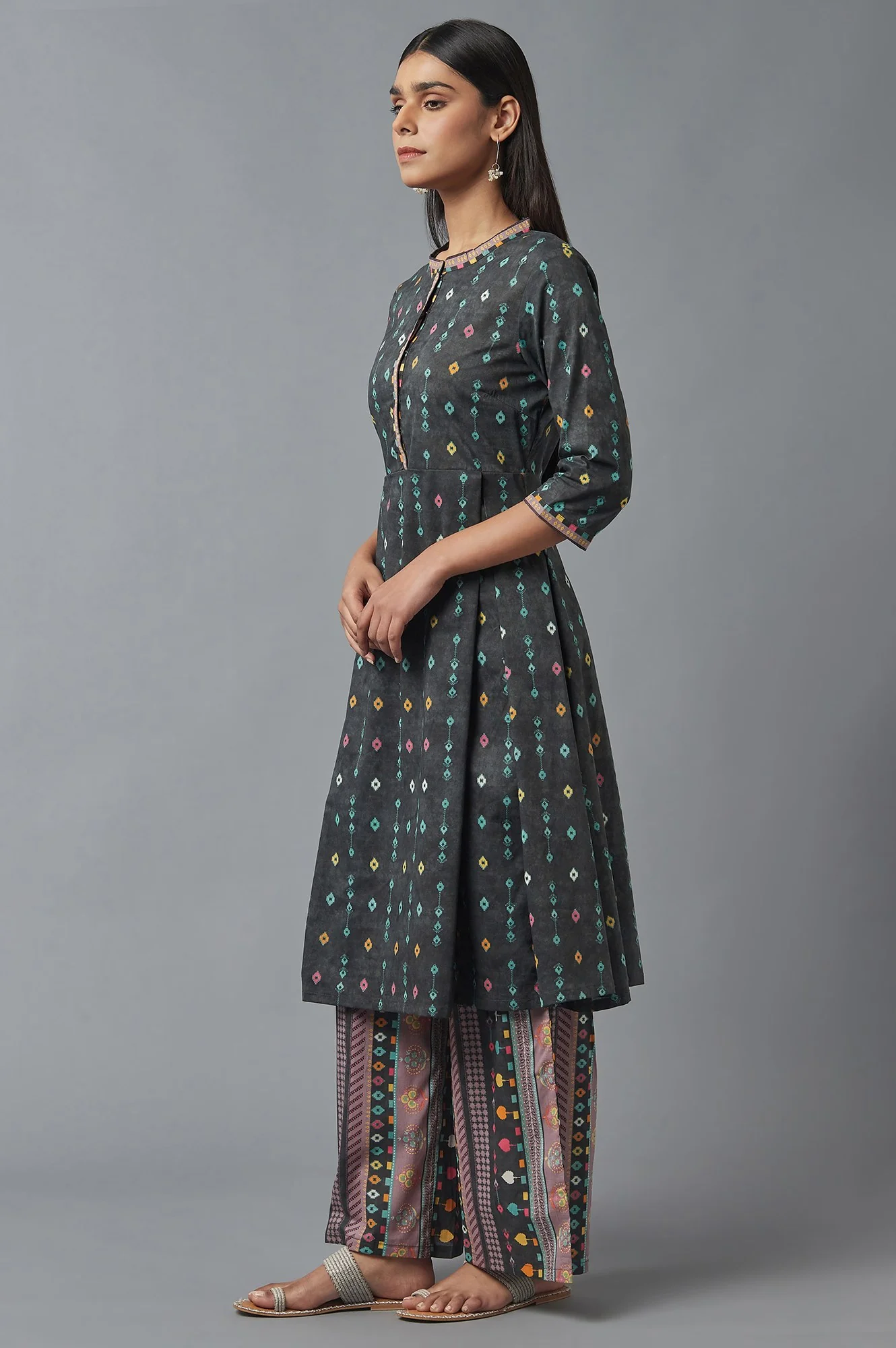 Grey Printed kurta with Parallel Pants - Image 3