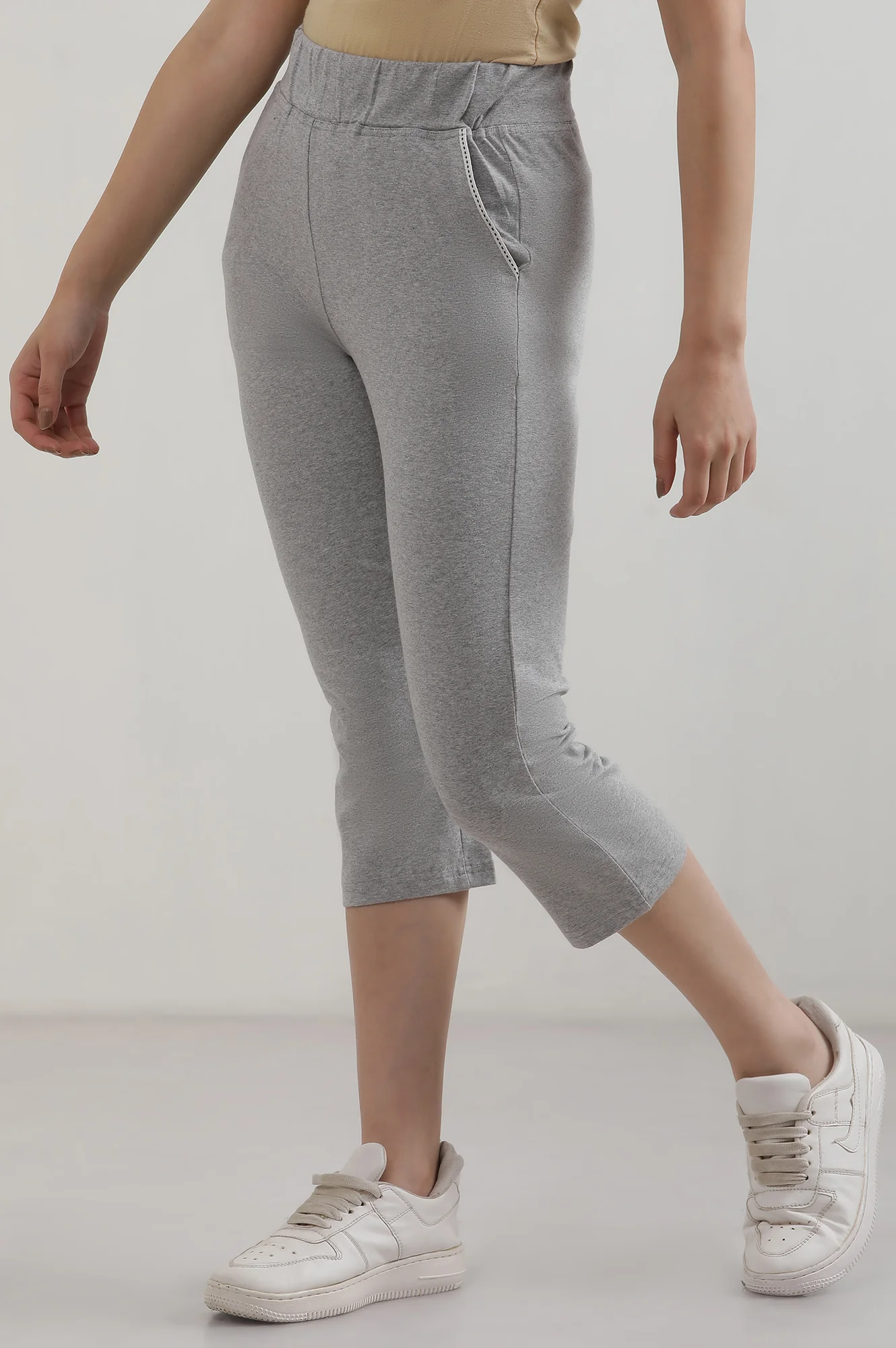 Elleven Women's Grey Solid Straight Fit Cotton Culottes With Slip On Closure - Image 3