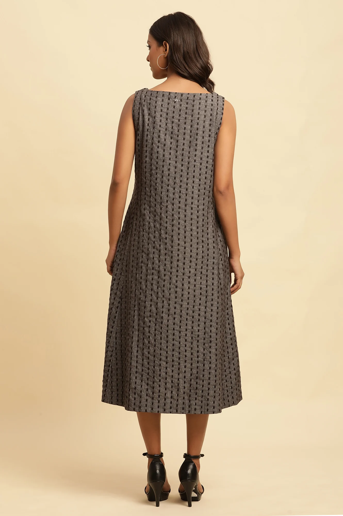Grey Textured Fit And Flared Western Dress - Image 4