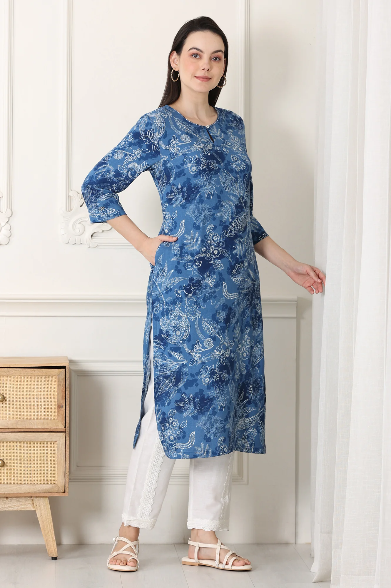 Indigo Blue Bird And Floral Printed Straight Kurta - Image 6