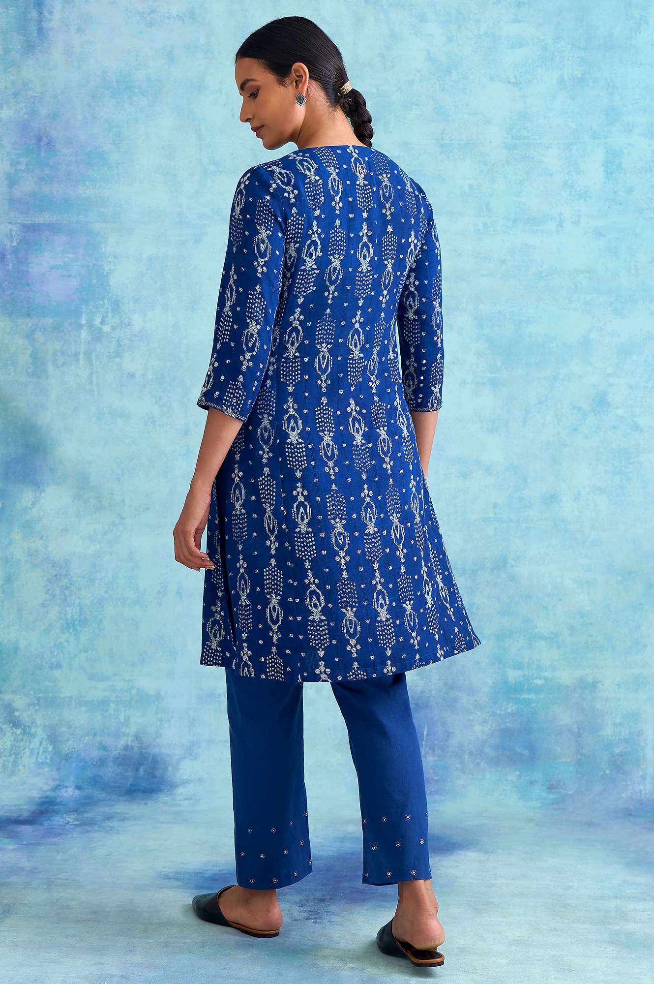 Indigo Dabu Print V-Neck kurta - Image 2