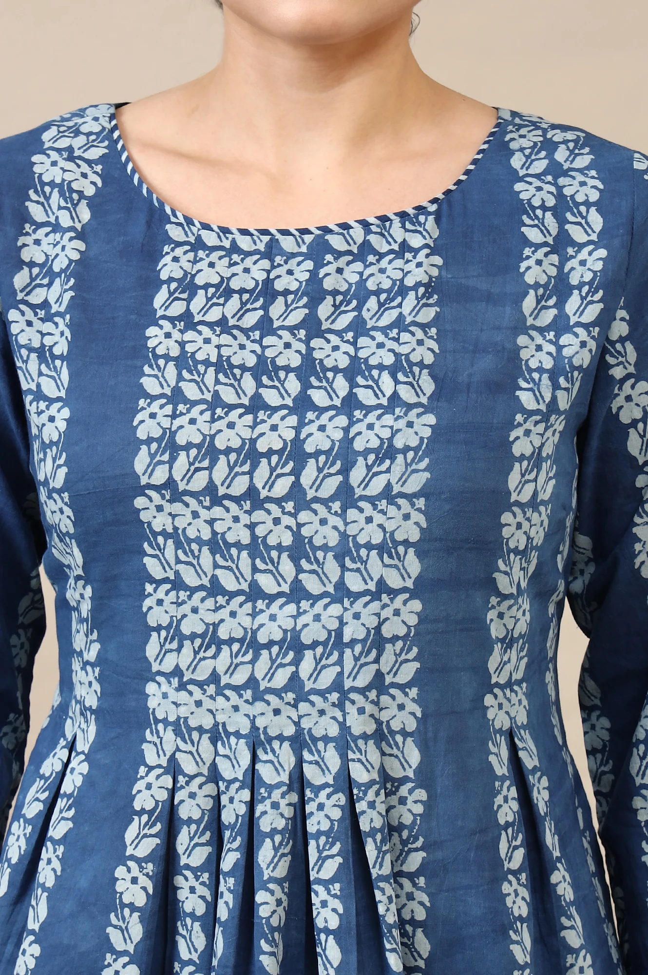 Indigo Handblock Print Pleated Kurta - Image 4