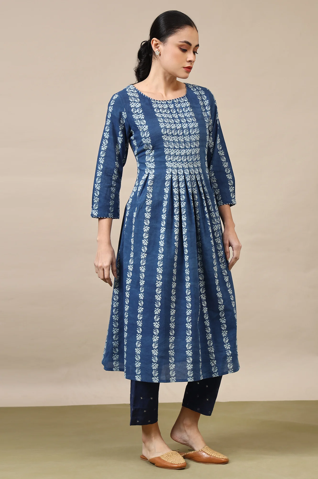 Indigo Handblock Print Pleated Kurta - Image 7