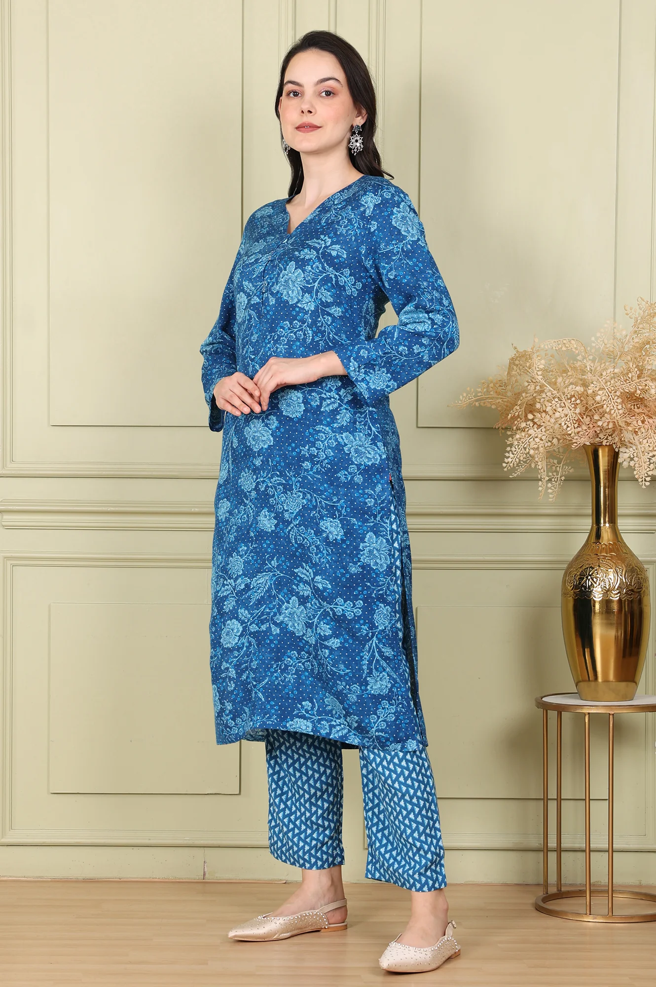Ink Blue V-Neck Rayon Flax Straight Kurta, Printed Straight Pants Set With Dupatta - Image 4