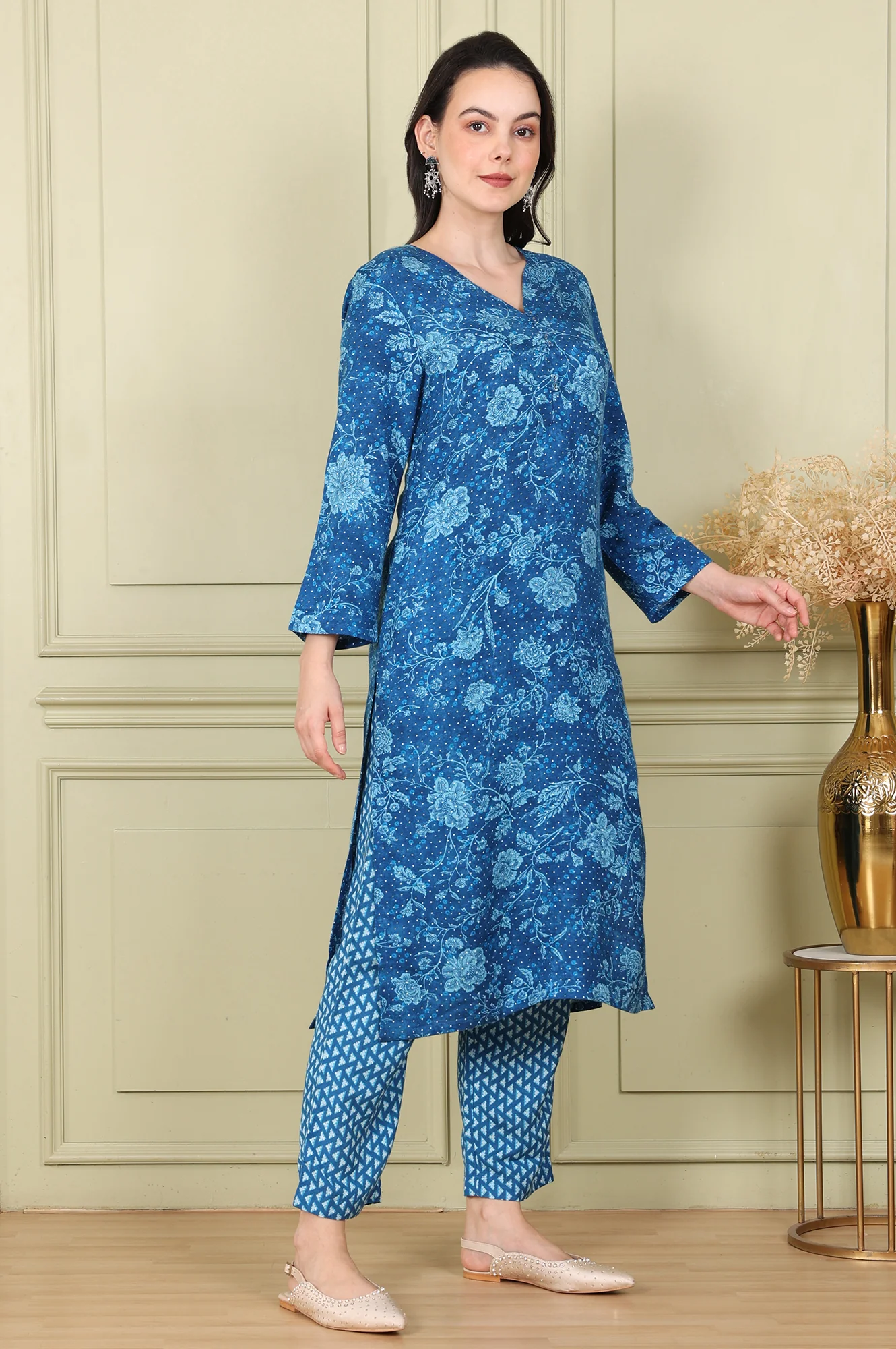 Ink Blue V-Neck Rayon Flax Straight Kurta, Printed Straight Pants Set With Dupatta - Image 6