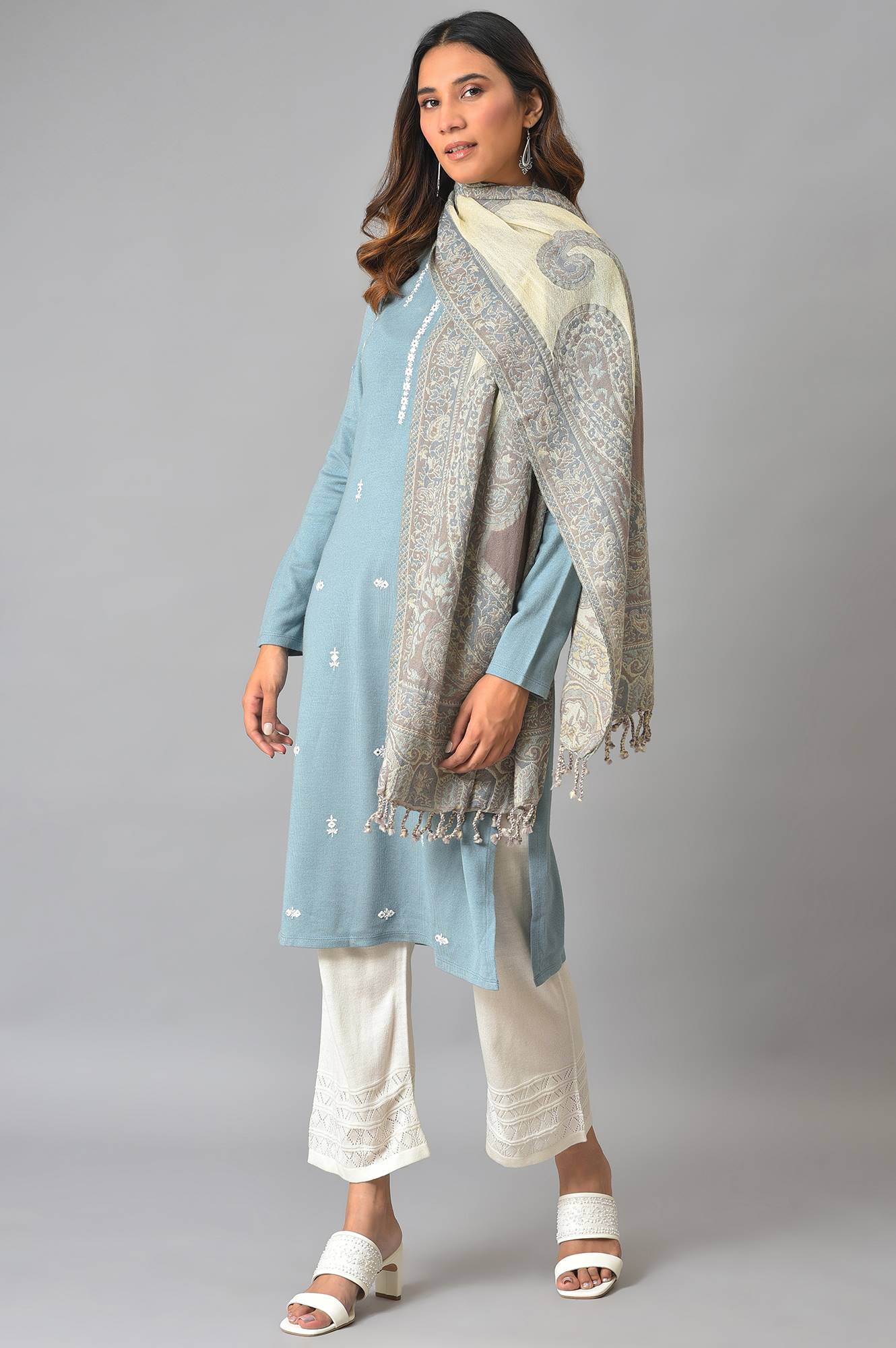 Light Blue And Grey Paisley Printed Women Winter Shawl - Image 3