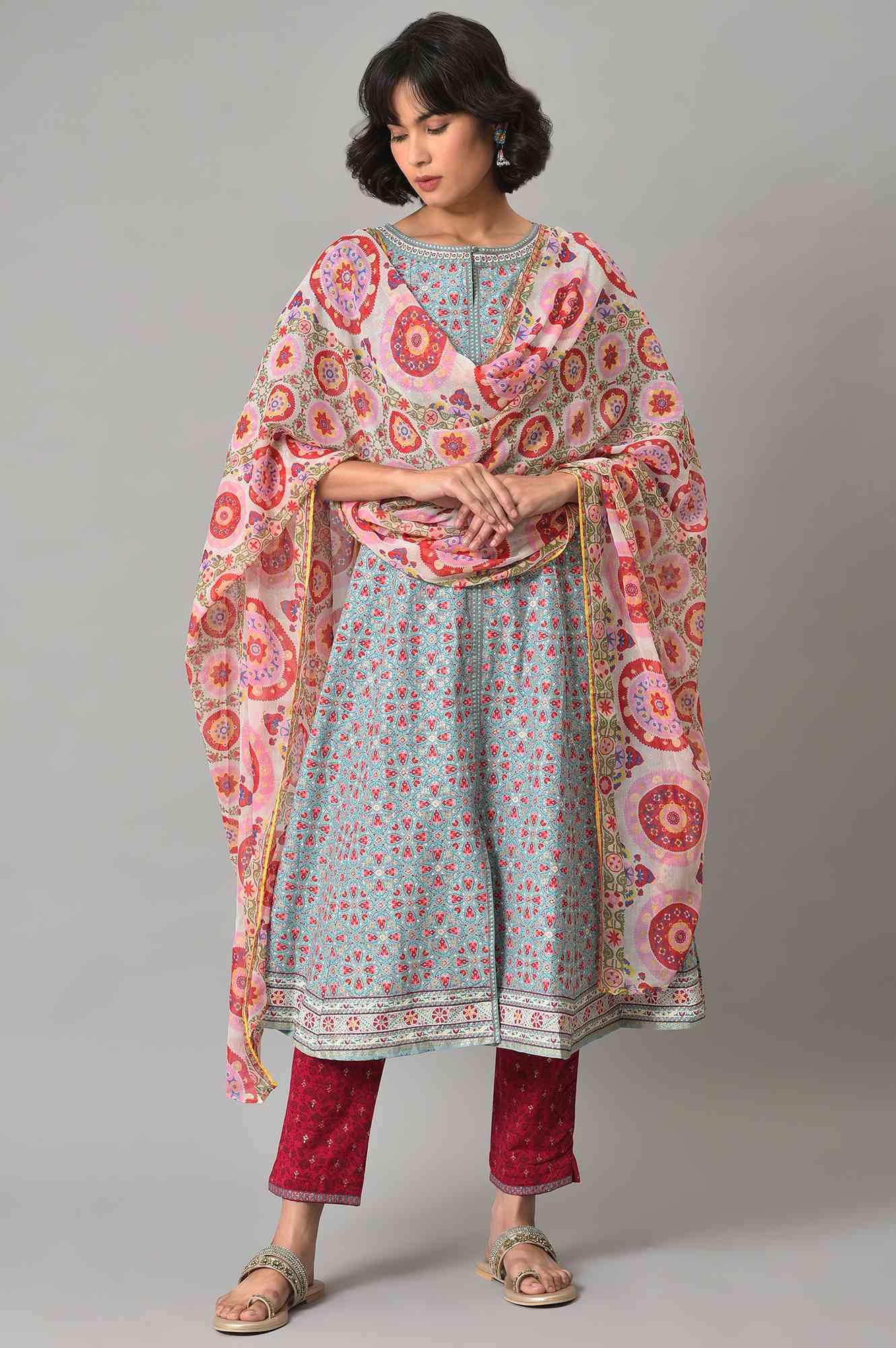 Light Blue Floral Printed kurta With Pink Slim Pants And Dupatta - Image 10