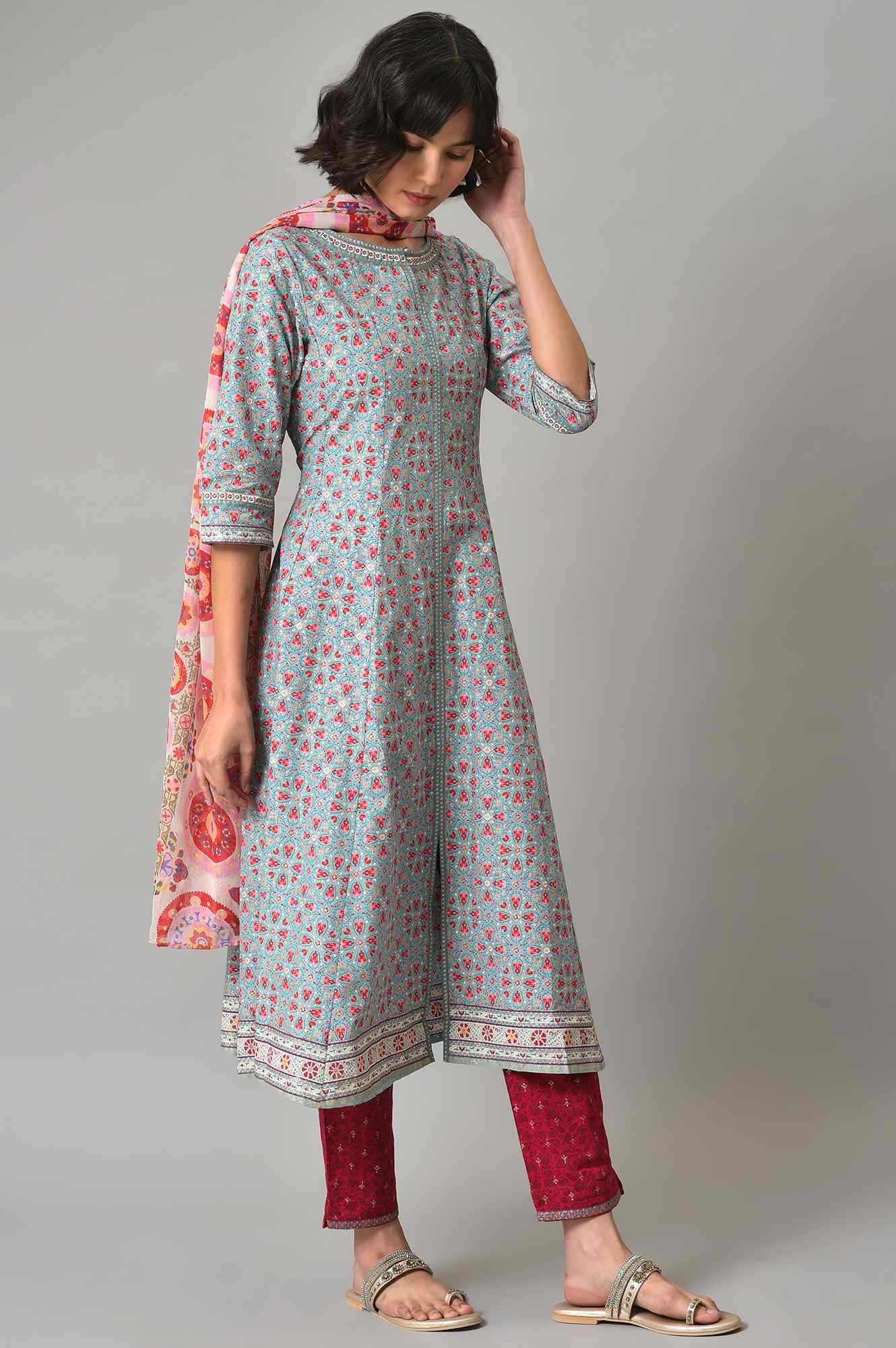 Light Blue Floral Printed kurta With Pink Slim Pants And Dupatta - Image 4