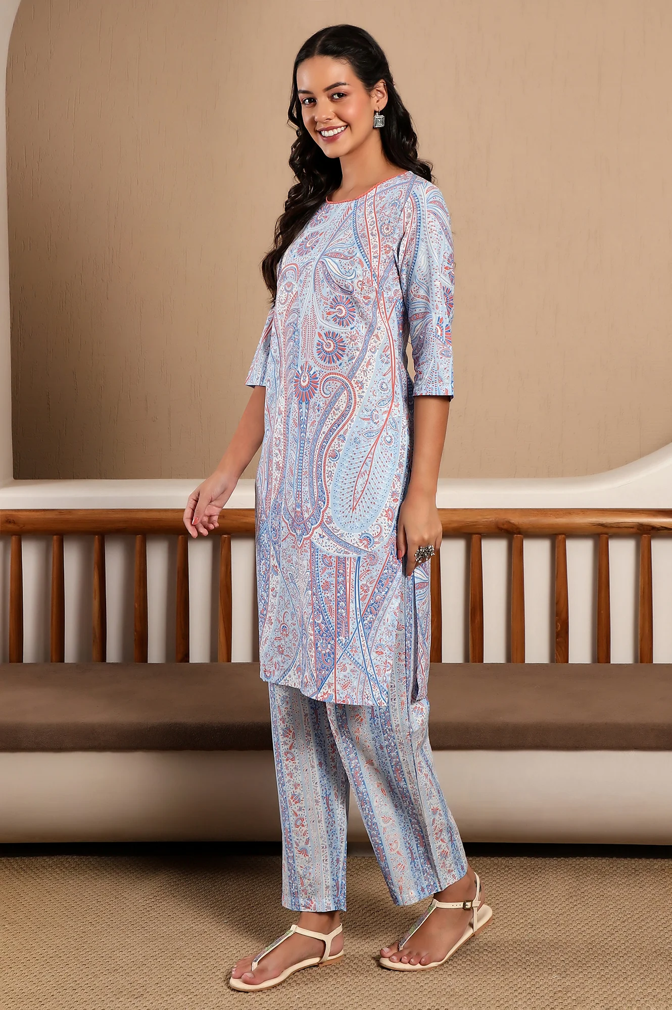 Light Blue Paisley Printed Kurta and Pants Co-ord Set - Image 5