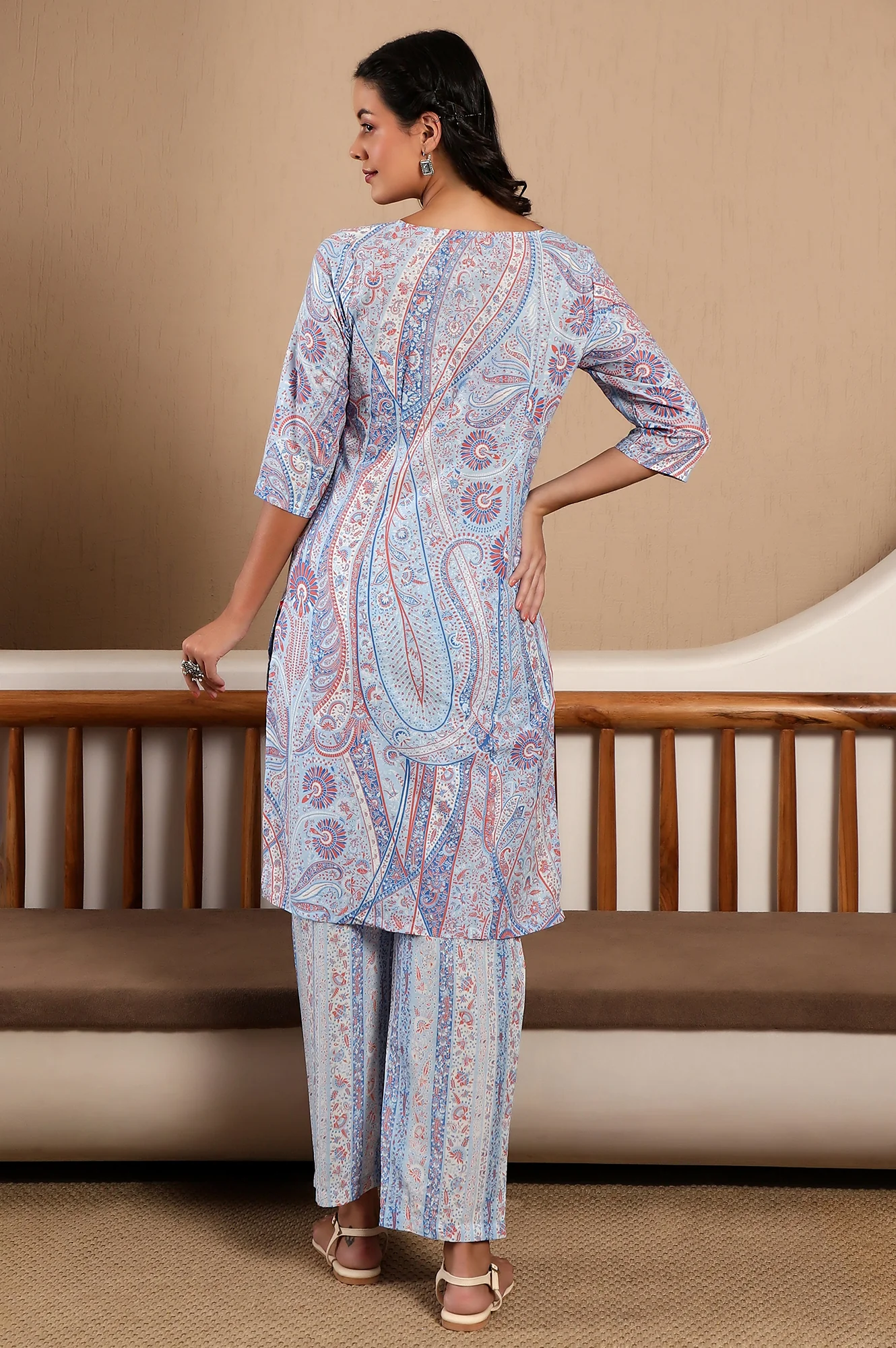 Light Blue Paisley Printed Kurta and Pants Co-ord Set - Image 6
