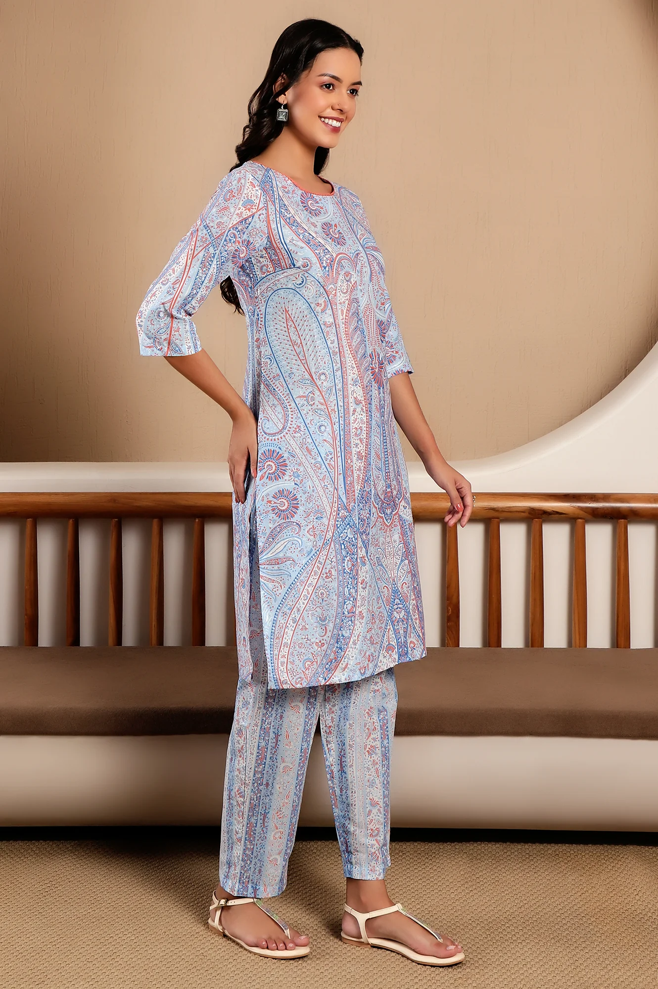 Light Blue Paisley Printed Kurta and Pants Co-ord Set - Image 7