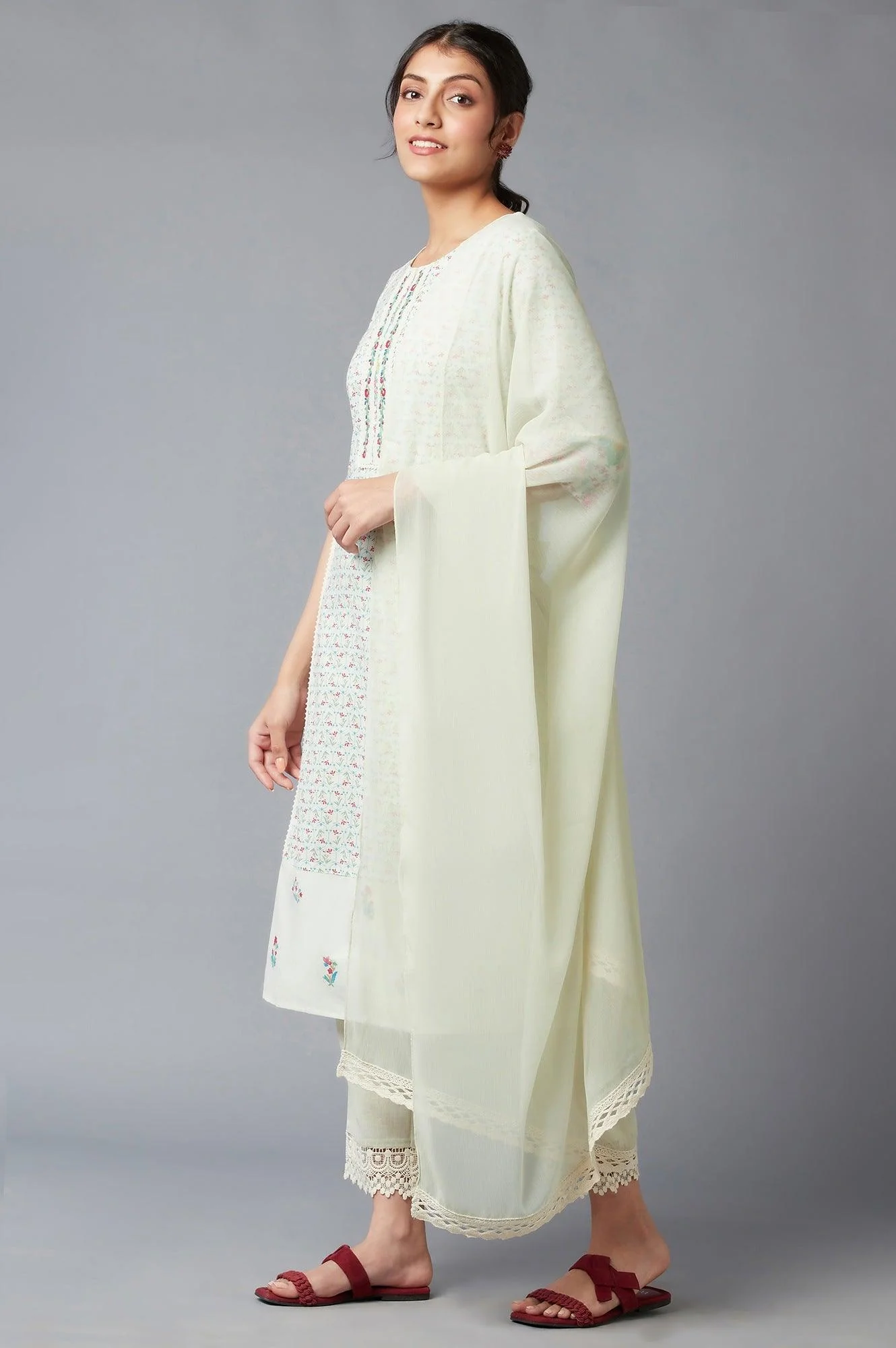 Light Green Embroidered kurta In Keyhole Neckline With Straight Pants And Chiffon Dupatta - Image 3