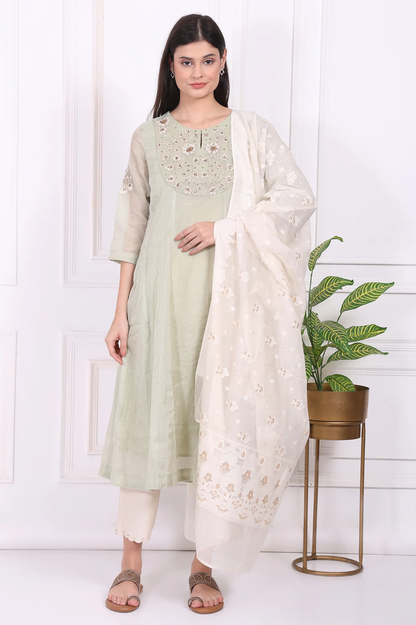 Light Green Embroidered Silk Blend Straight Kurta, Pants and Dupatta Set - Image 2