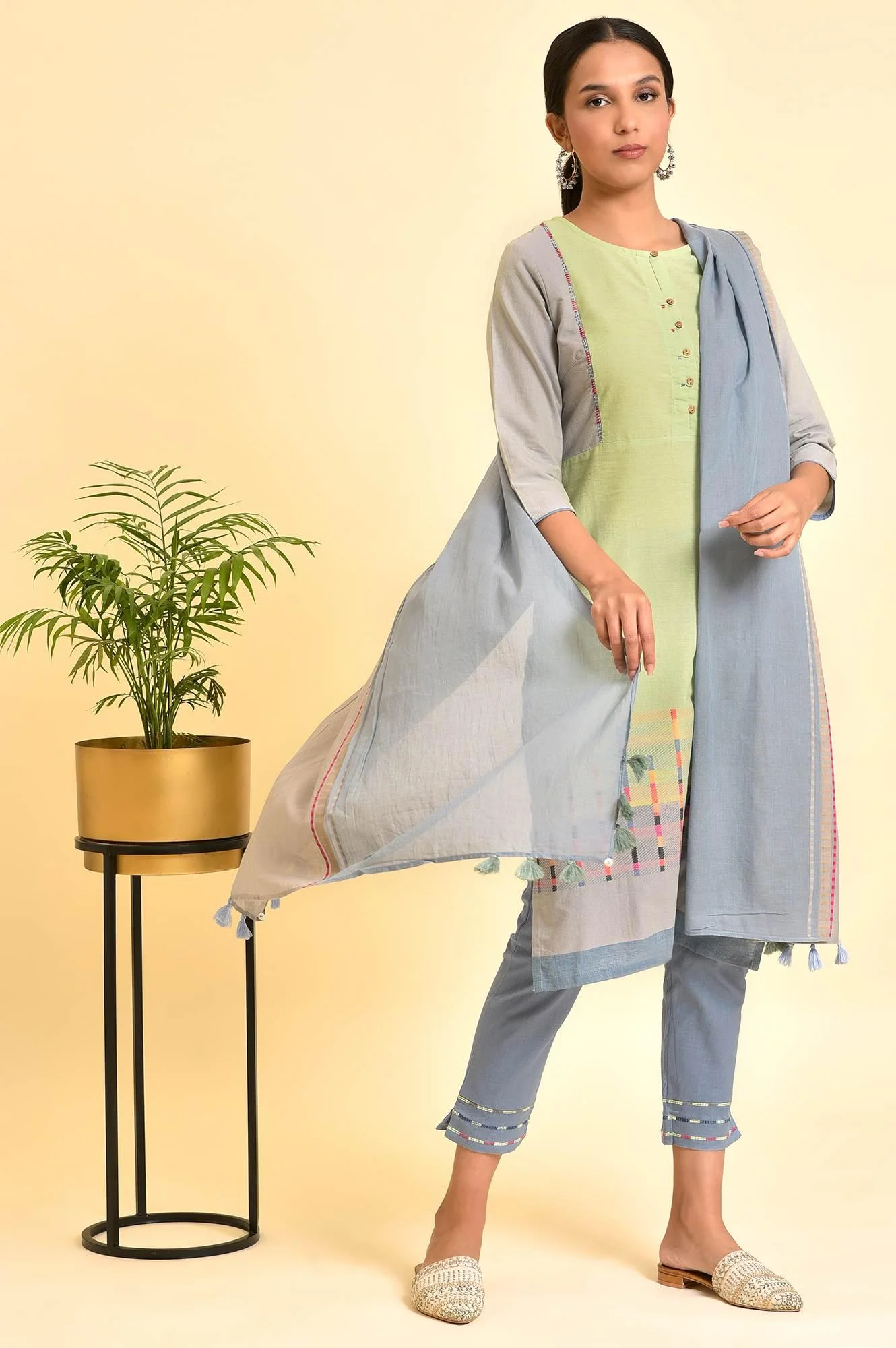 Light Green Yarn-Dyed Kurta, Pants And Dupatta Set