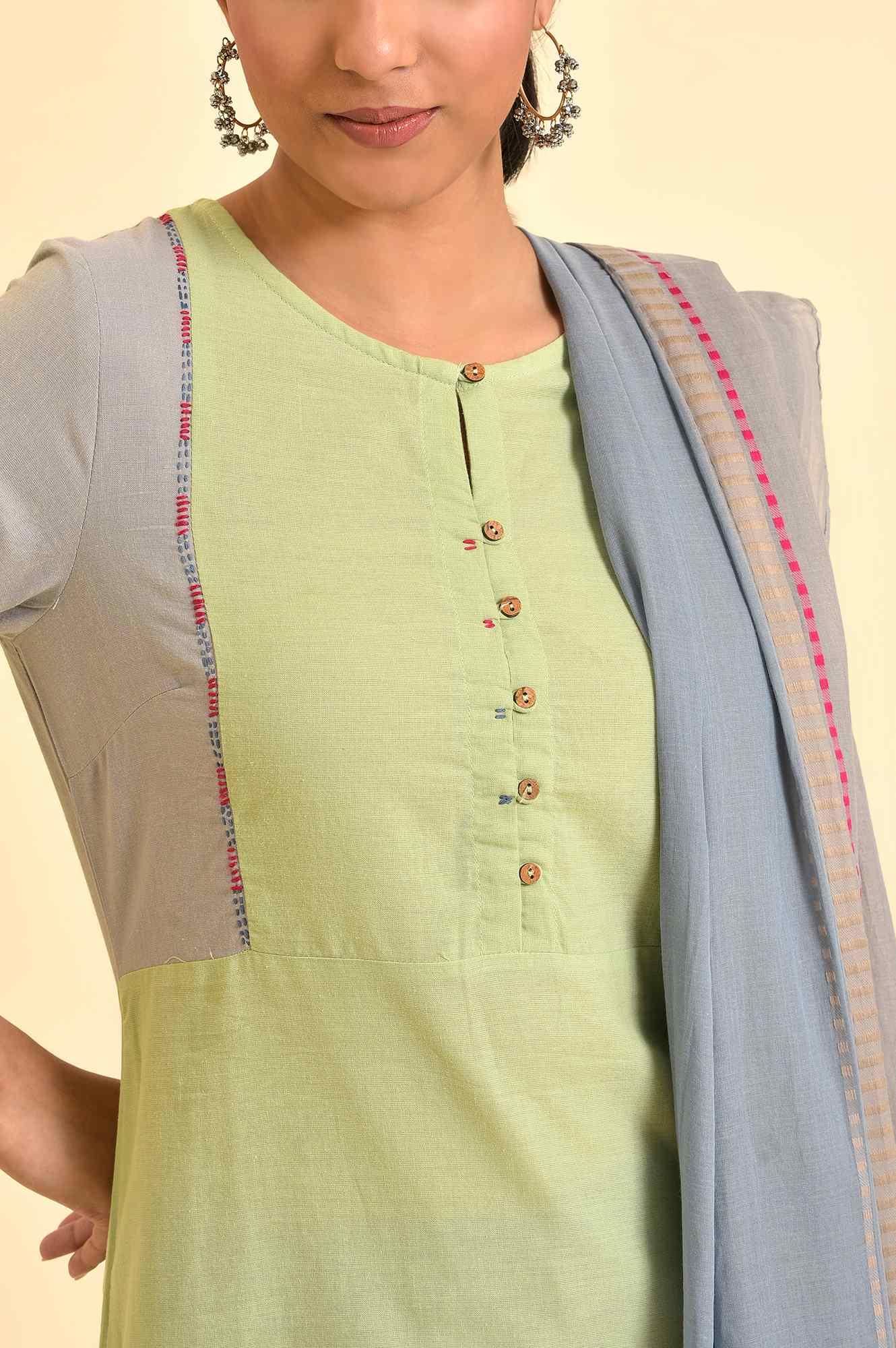 Light Green Yarn-Dyed Kurta, Pants And Dupatta Set - Image 6