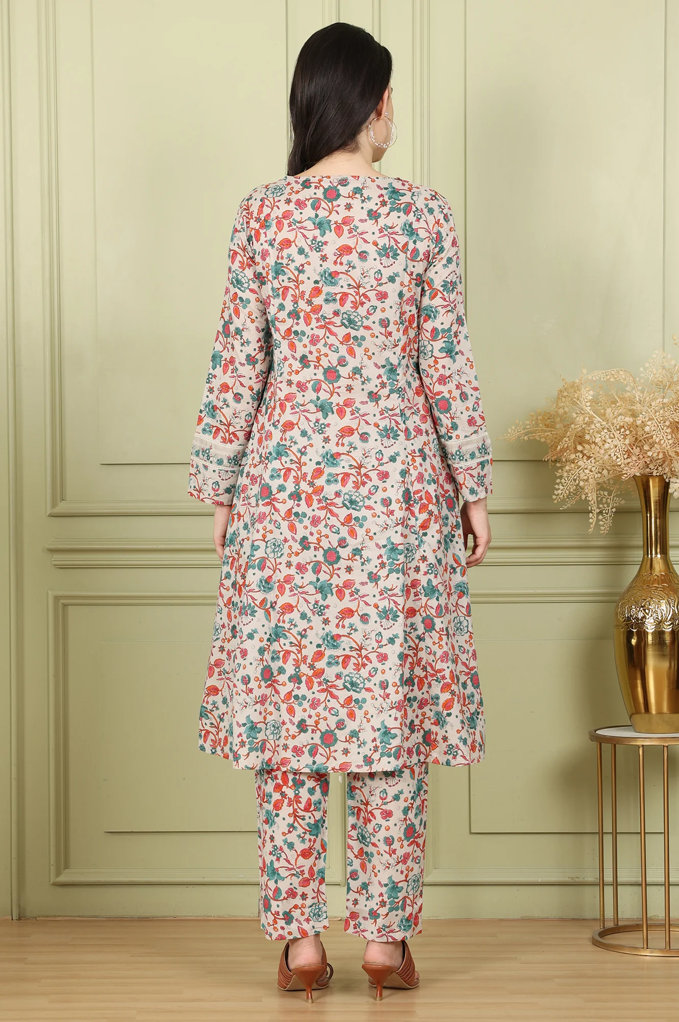 Light Grey Pure Cotton Flared Kurta And Pants Co-Ord Set With Floral Motifs All-Over - Image 5