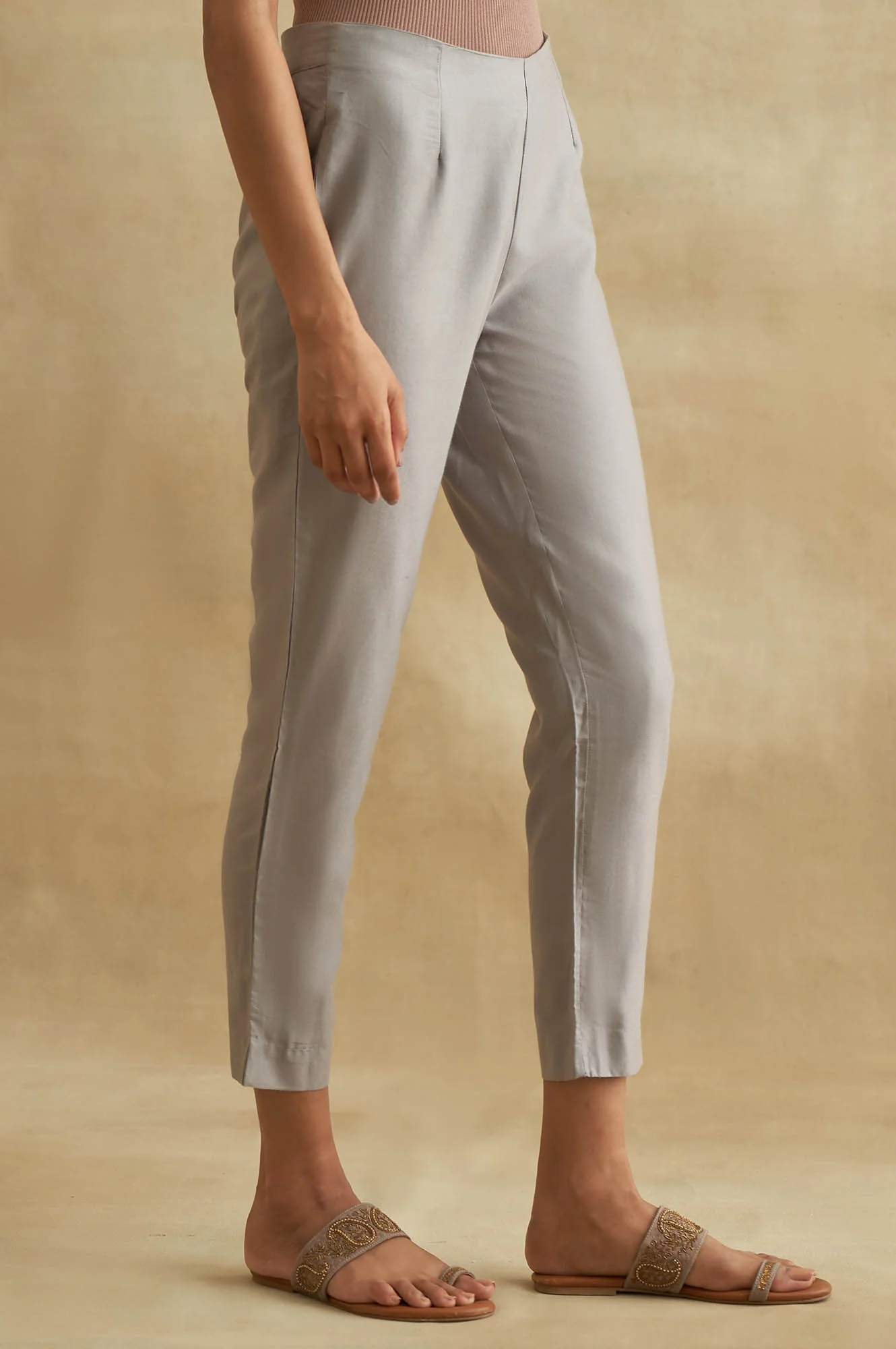Light Grey Solid Slim Pants - Image 4