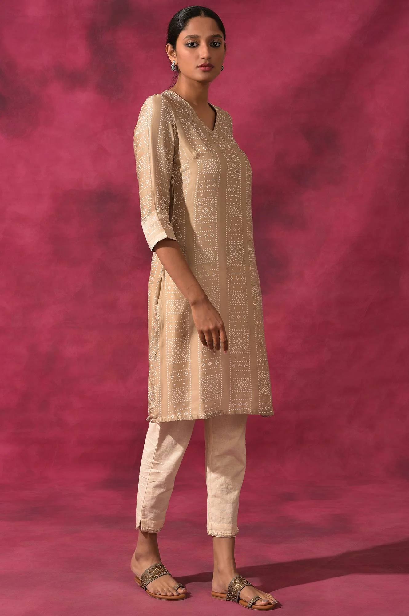 Light Grey V-Neck Lustrous Satin kurta - Image 4