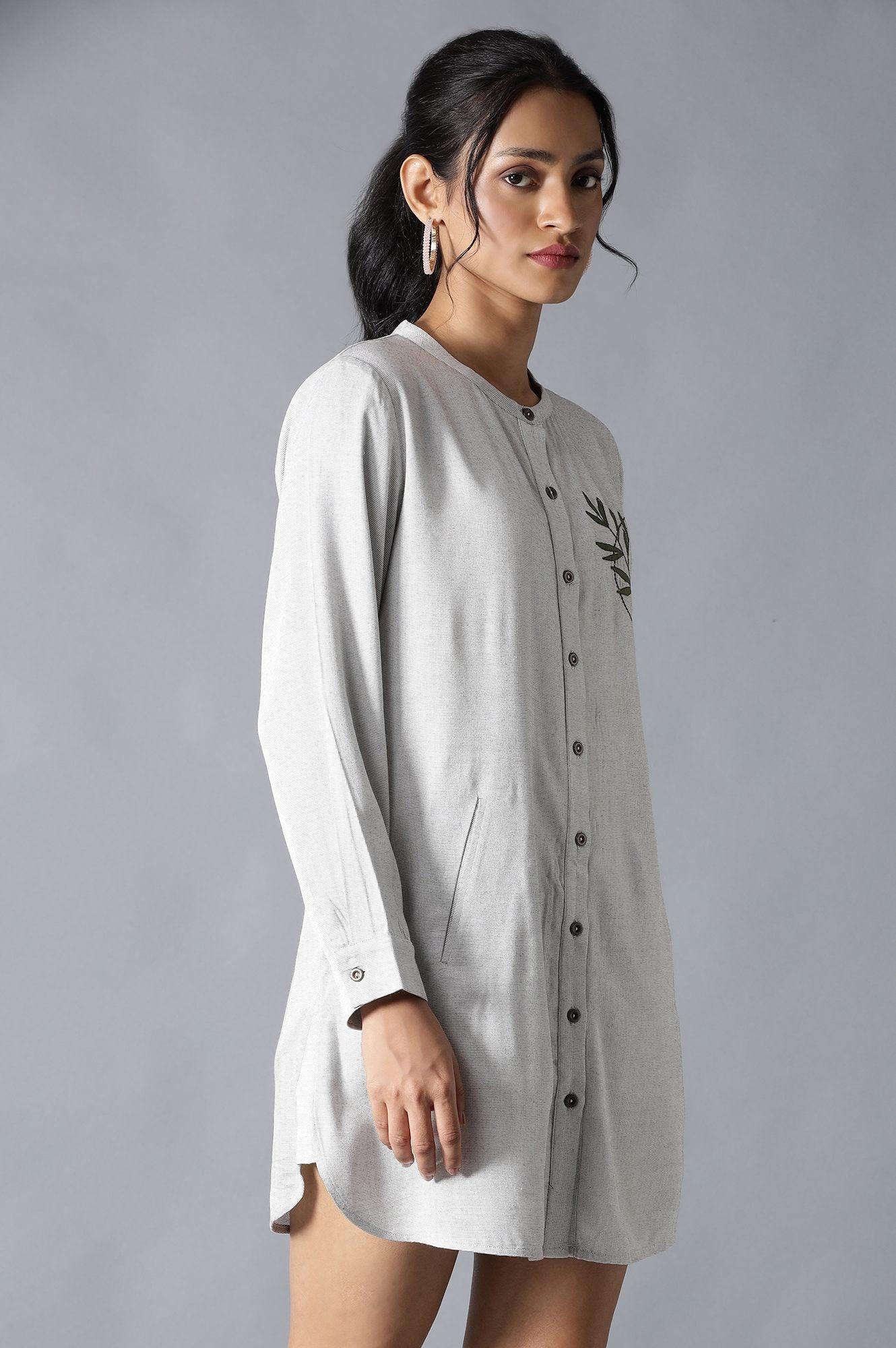 Light Grey Yarn-Dyed Tunic With Thread Embroidery In Mandarin Neck - Image 4