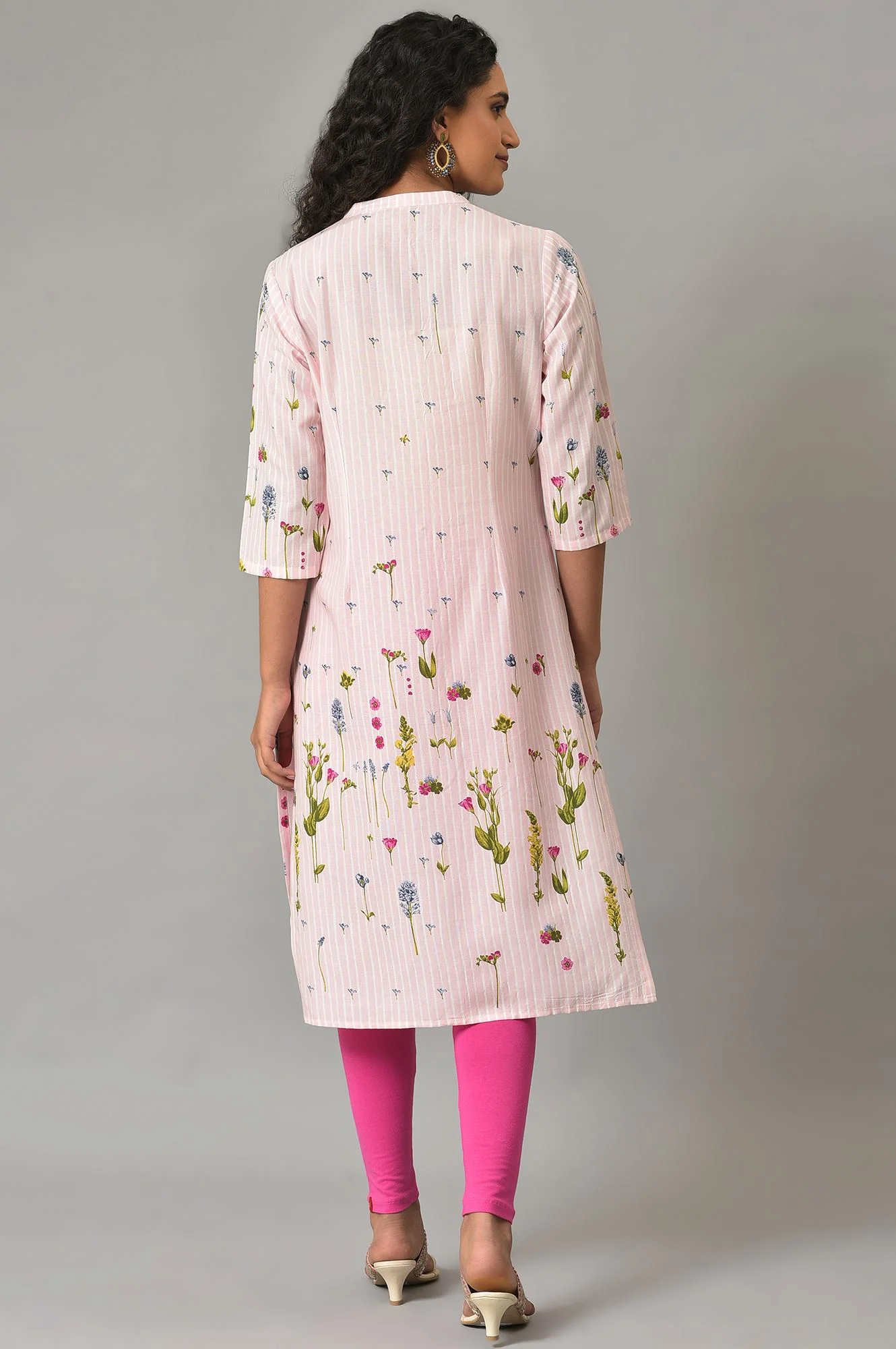 Light Pink Floral Printed Kurta in Mandarin Collar - Image 2