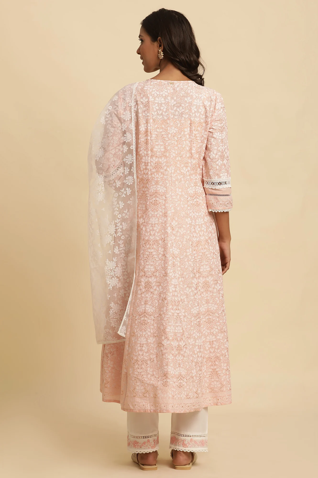 Light Pink Panelled Printed Kurta, Pants And Dupatta Set - Image 5