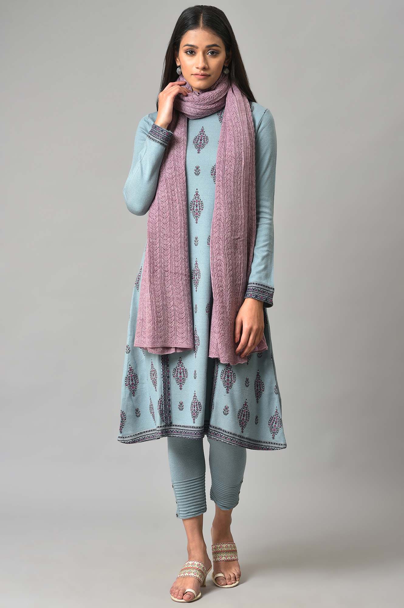 Light Purple Stripe Design Knitted Shawl - Image 2