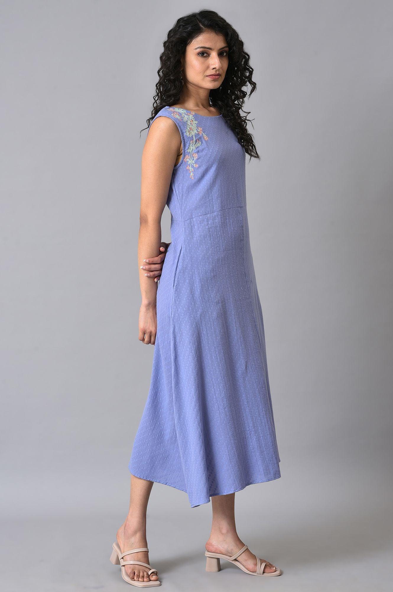 Lilac Textured Embroidered Dress - Image 4