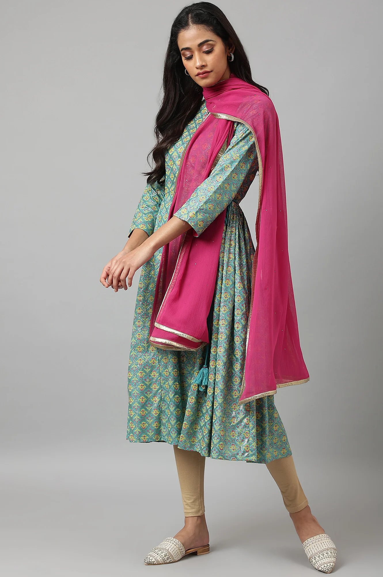 Magenta Crinckled Chiffon Dupatta With Mukaish - Image 2