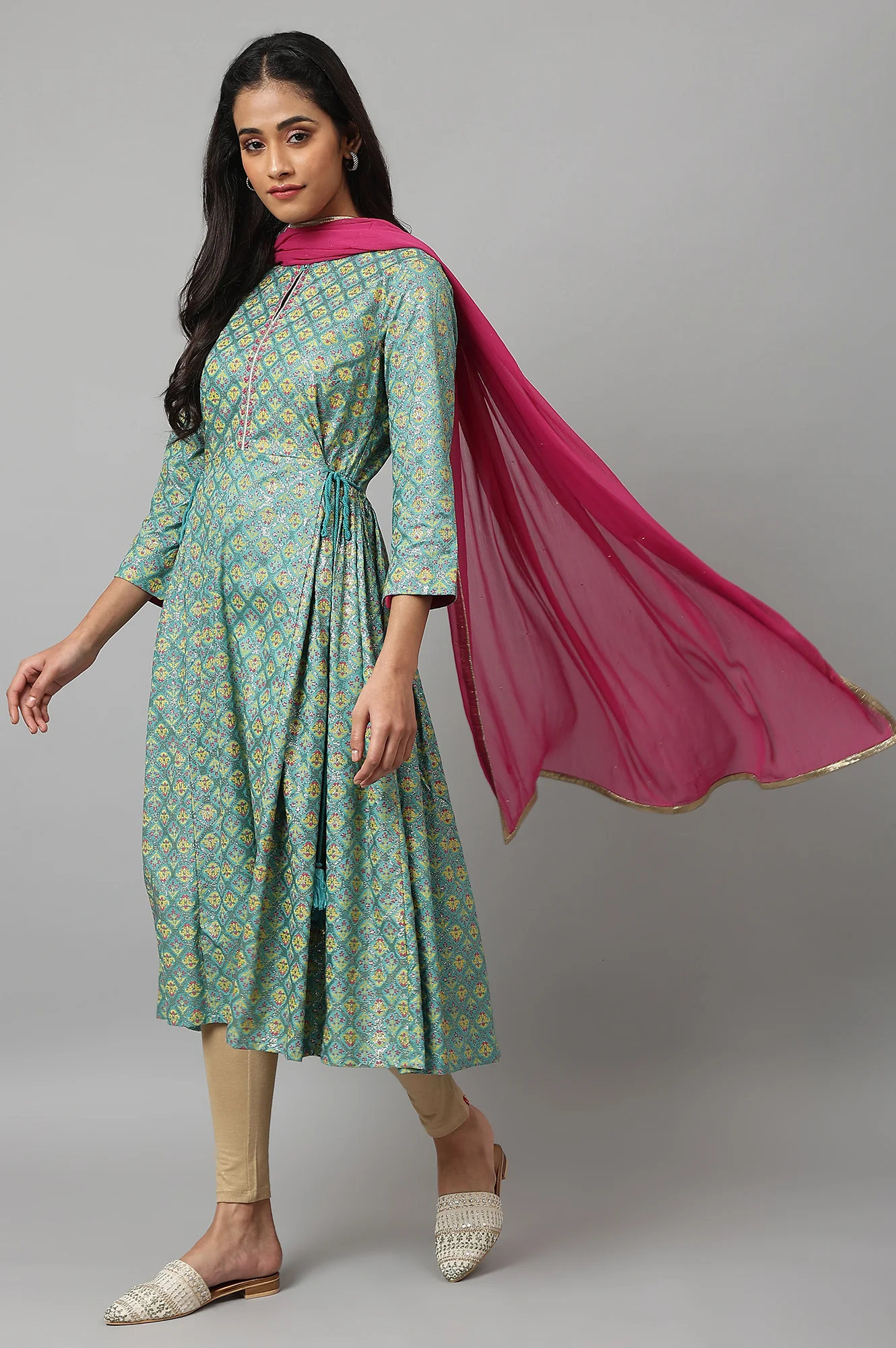 Magenta Crinckled Chiffon Dupatta With Mukaish - Image 3