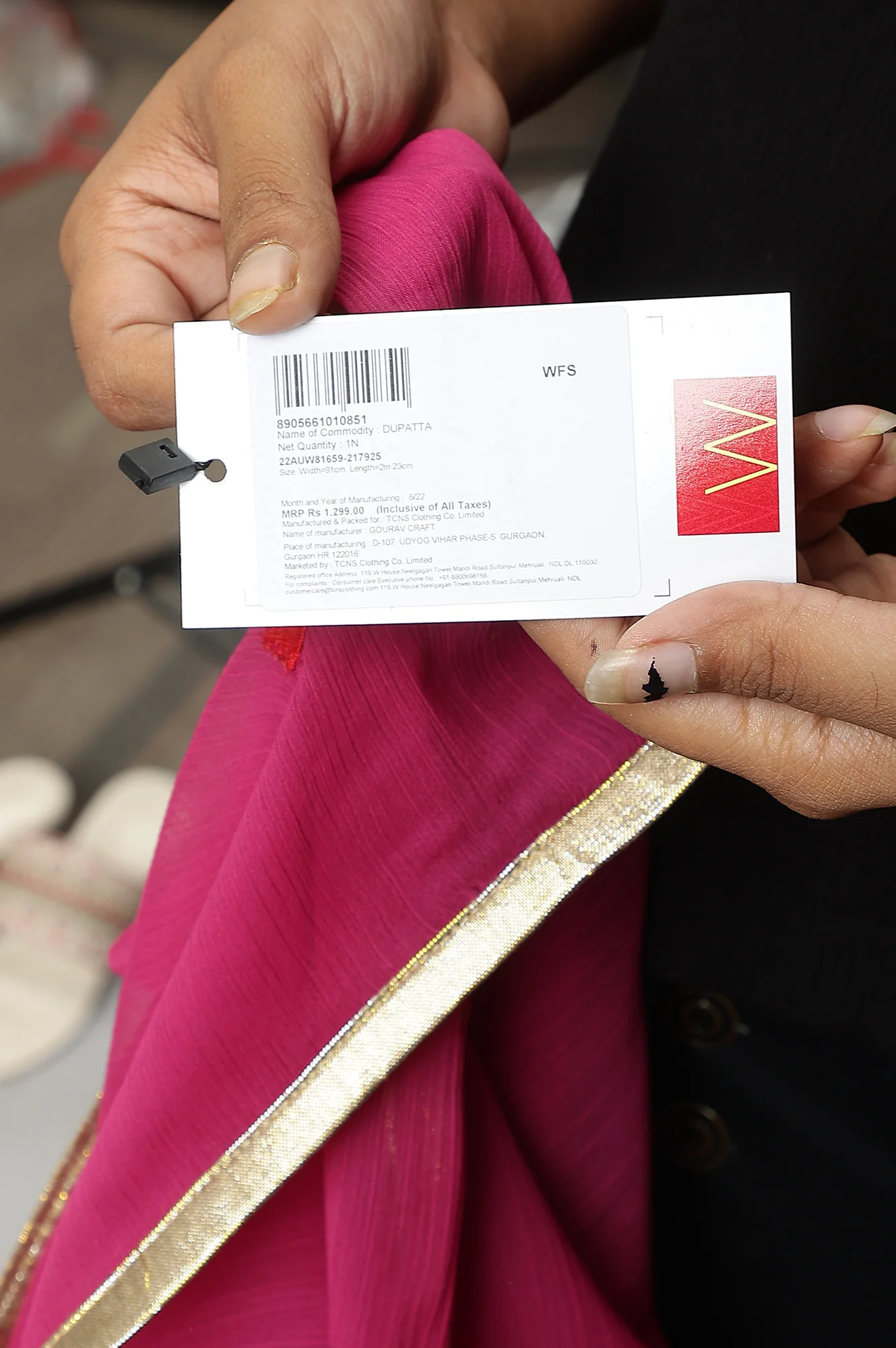 Magenta Crinckled Chiffon Dupatta With Mukaish - Image 6