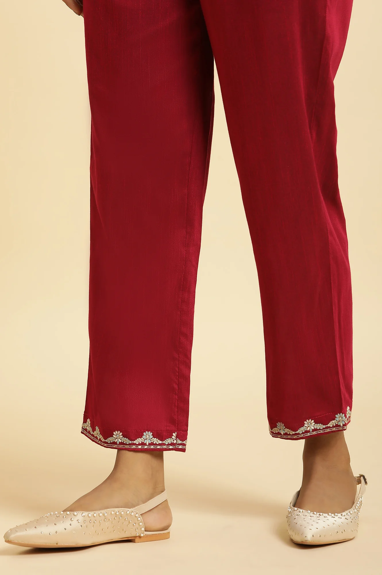 Magenta Solid Pants With Embroidery On Hem - Image 8