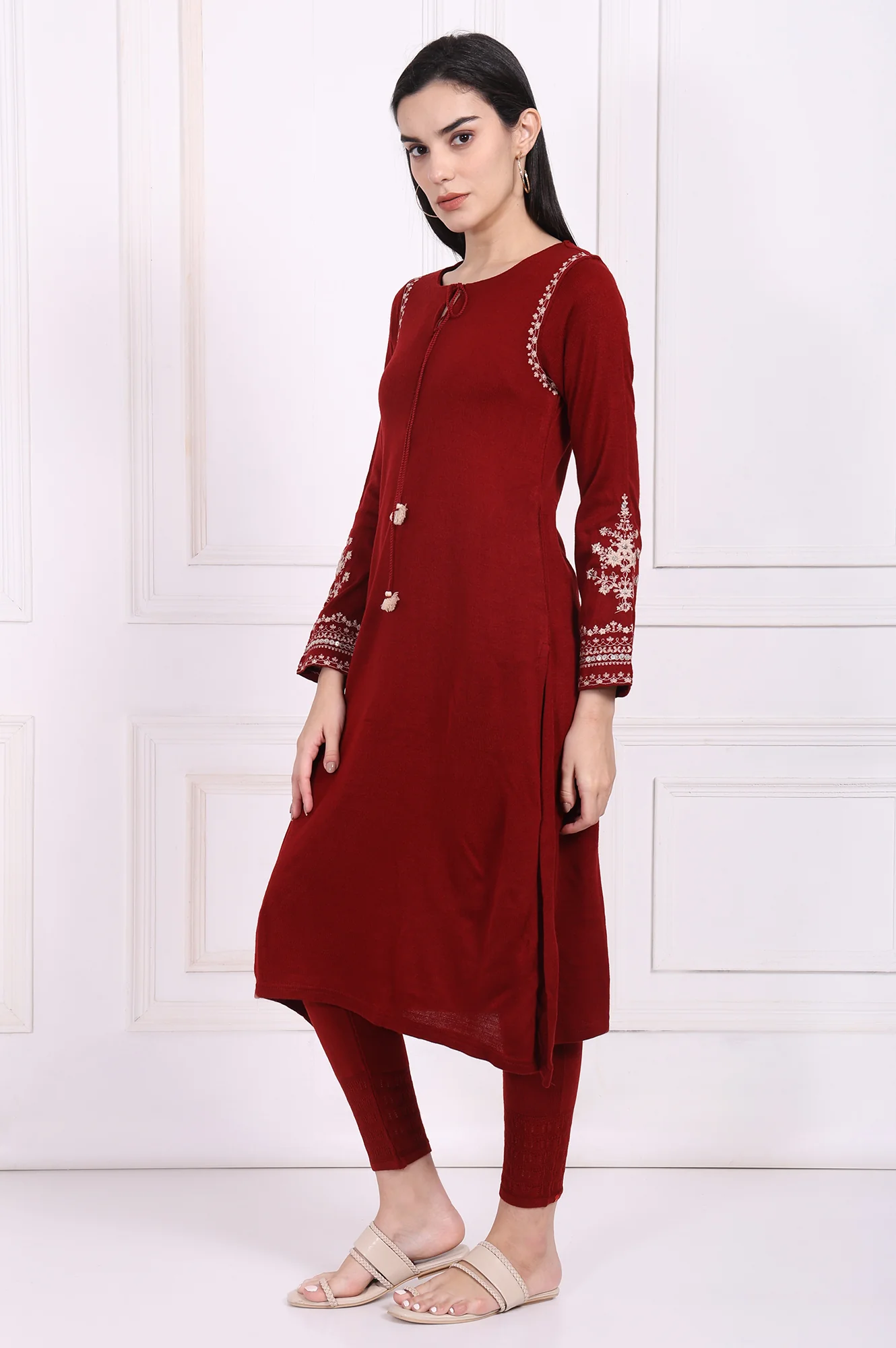 Maroon Embroidered Straight Acrylic Winter Kurta - Image 4