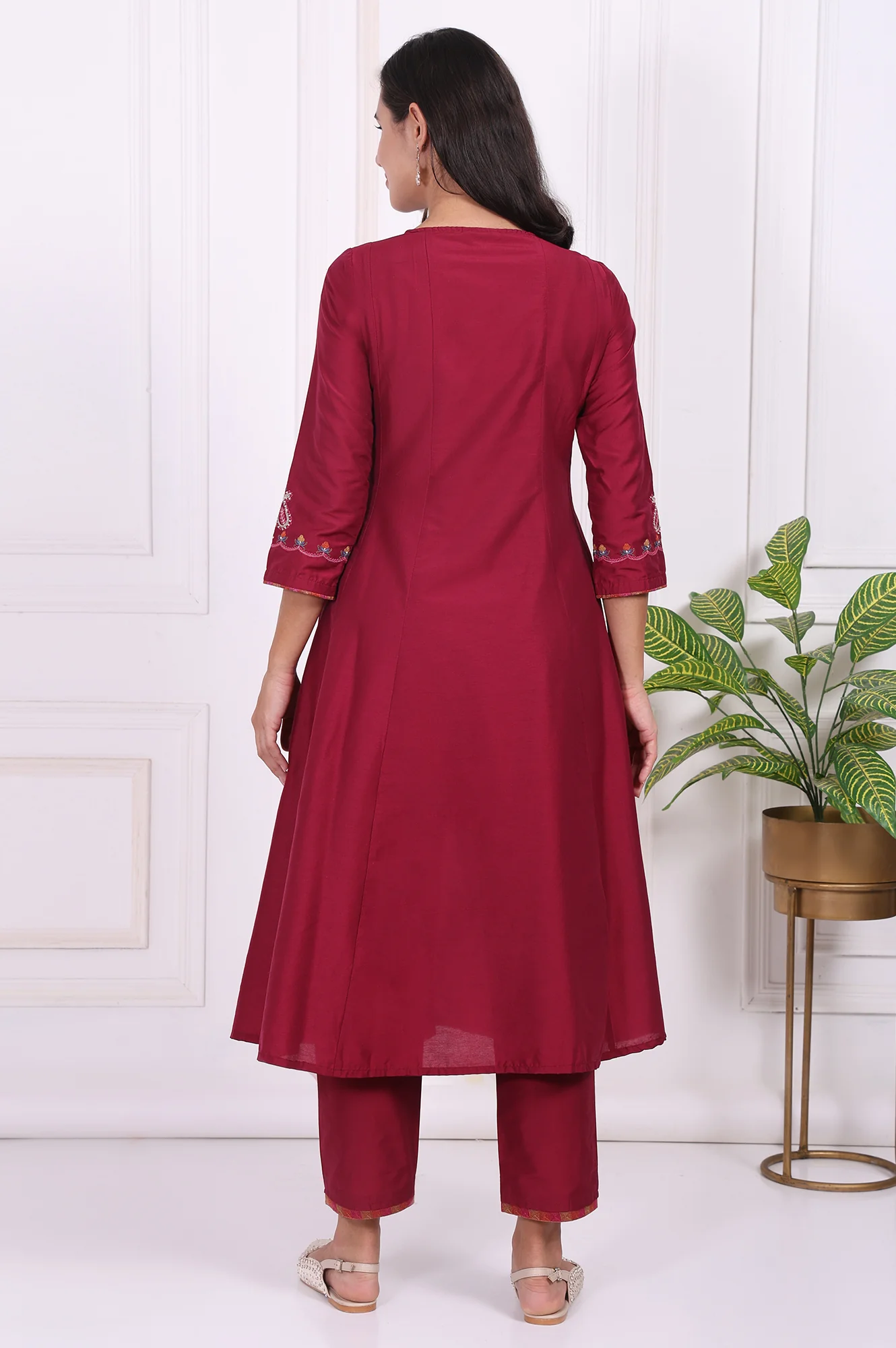 Maroon Embroidered Straight Kurta and Pants Co-ord Set - Image 5
