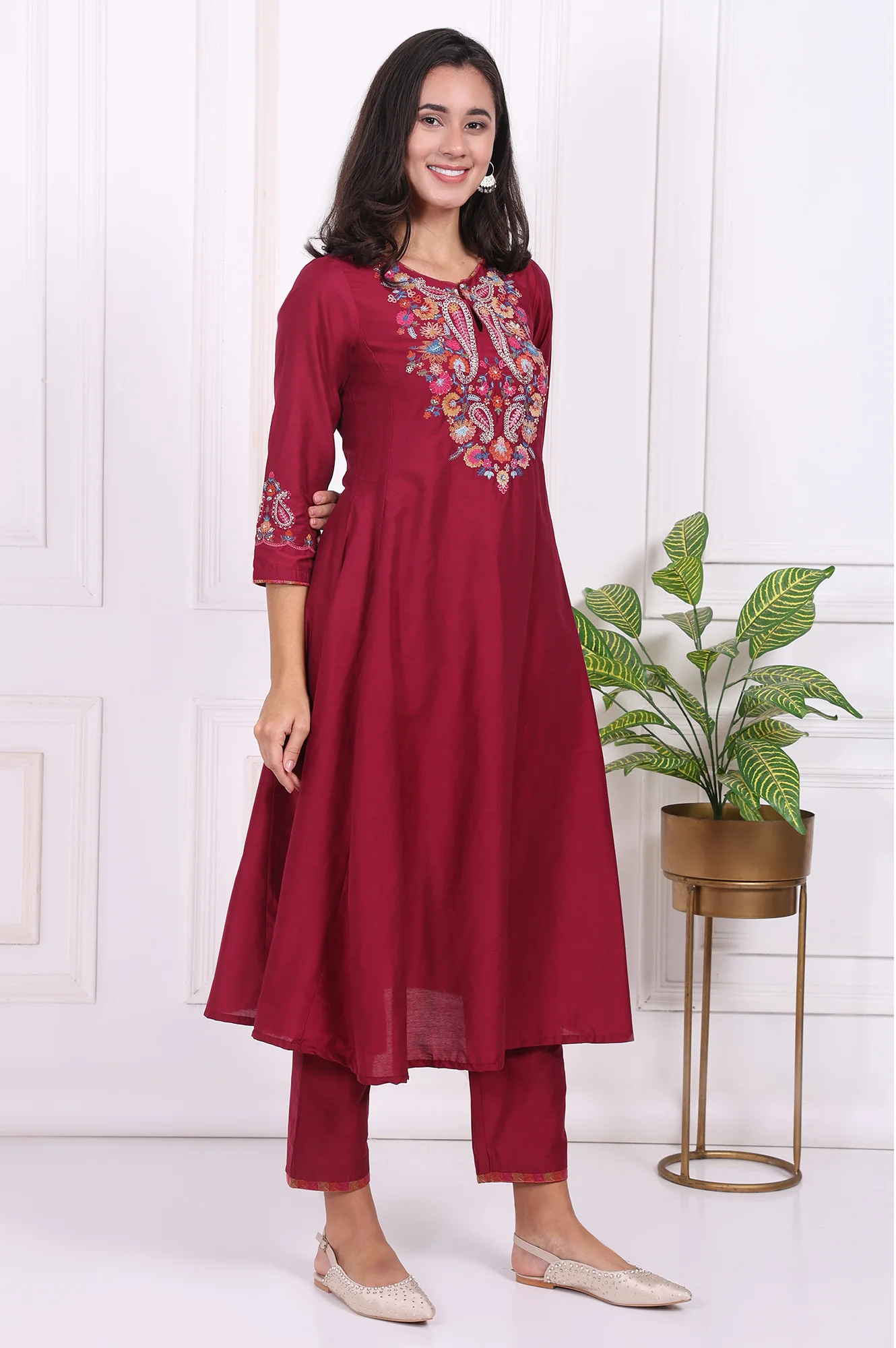 Maroon Embroidered Straight Kurta and Pants Co-ord Set - Image 6