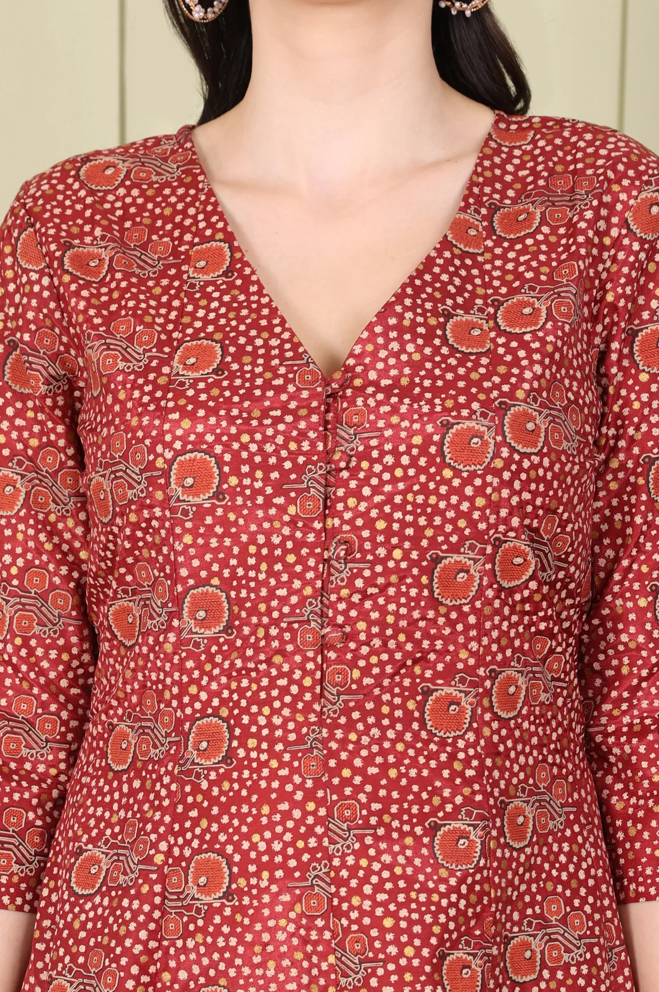 Maroon Floral Printed V Neck A-Line Kurta - Image 2