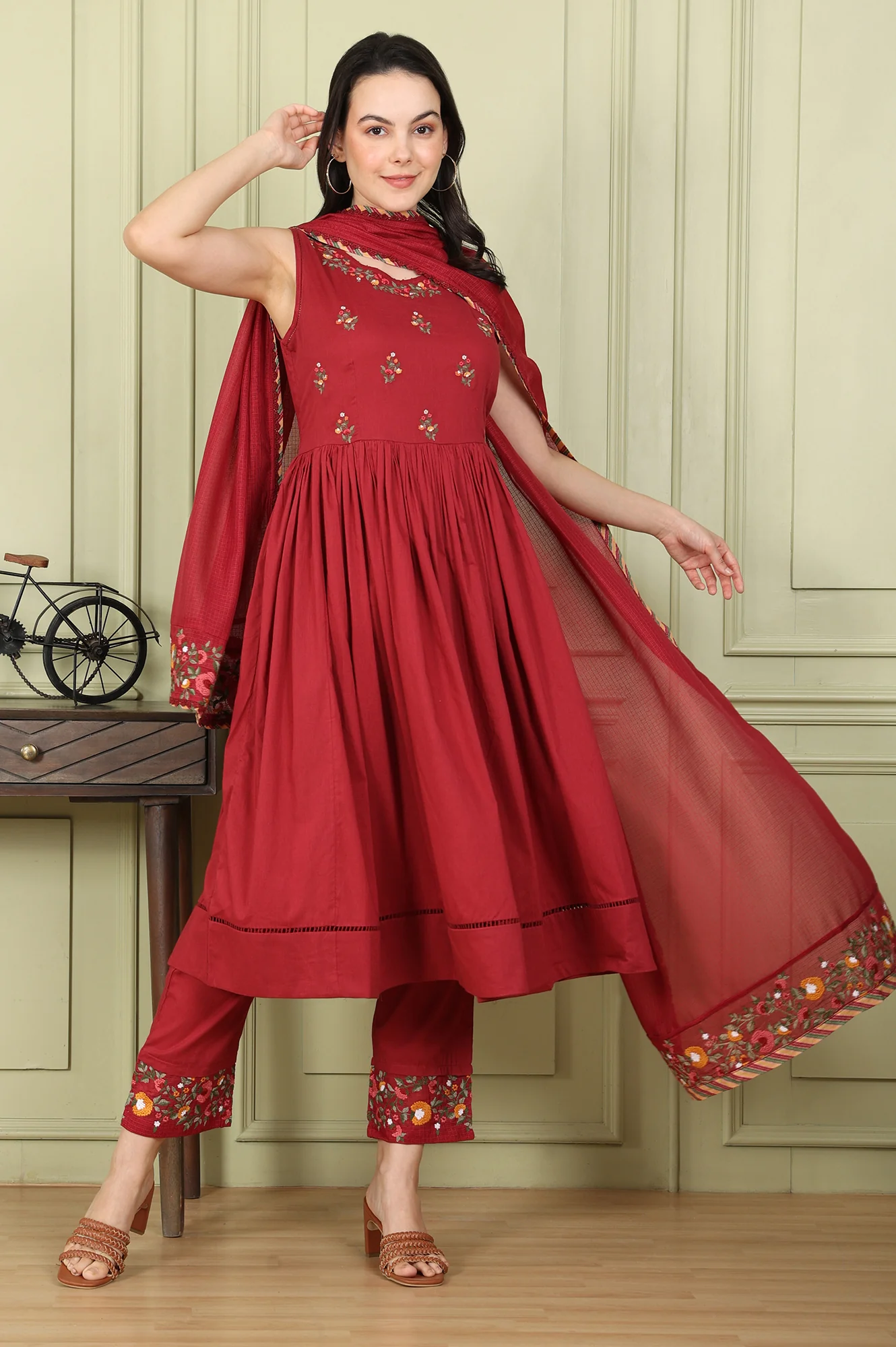 Maroon Floral Thread Embroidered Pure Cotton Sleeveless Kurta, Pants and Dupatta Set