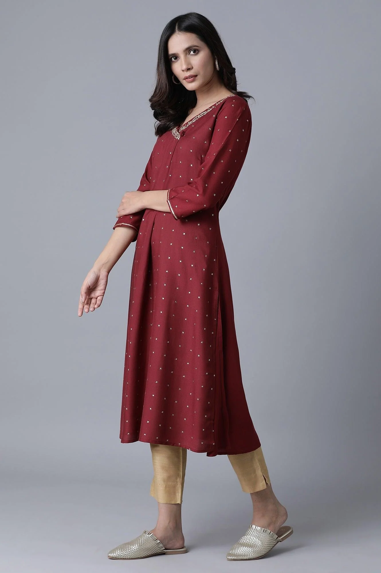 Maroon Glitter Printed kurta - Image 3