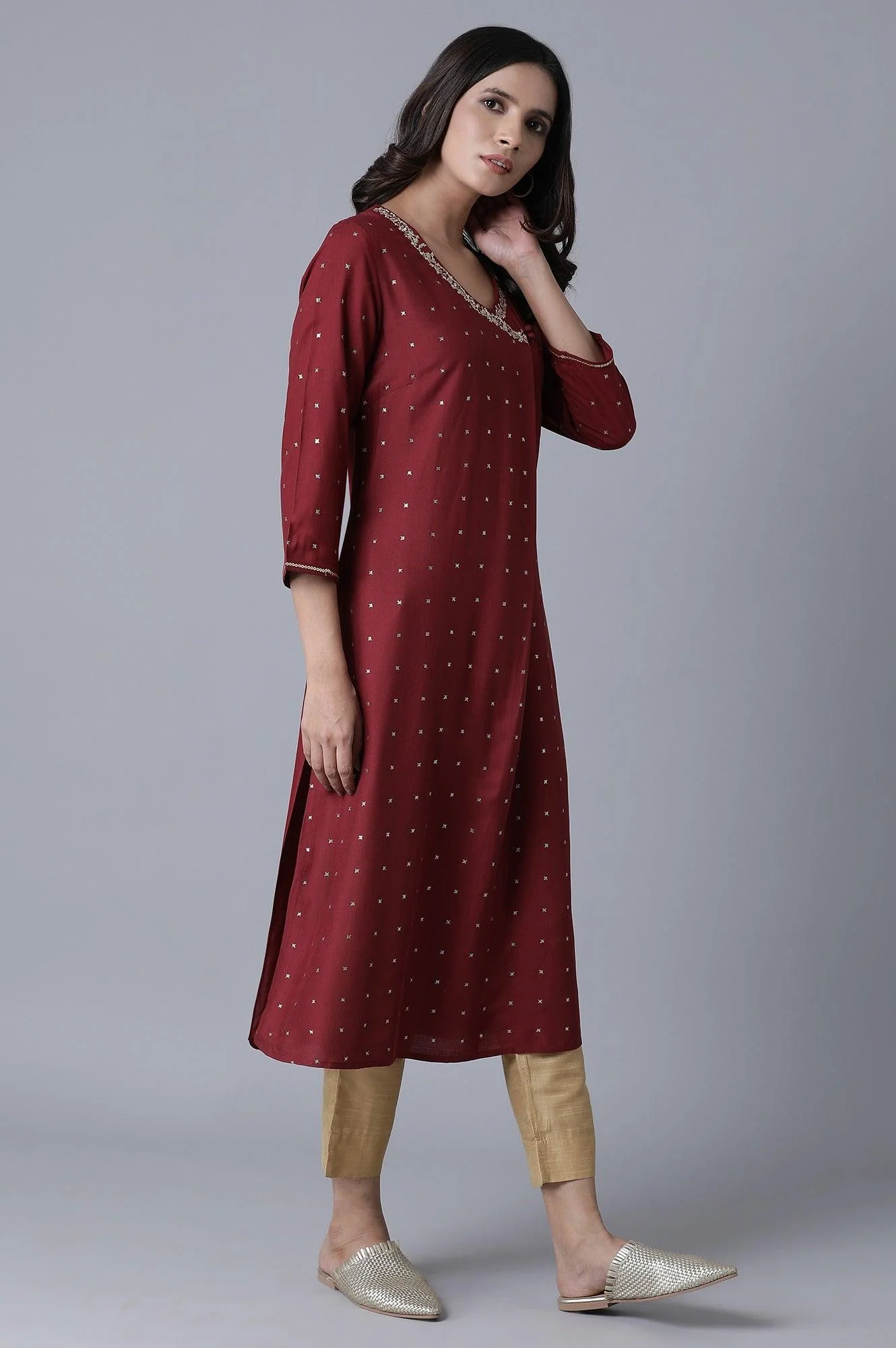 Maroon Glitter Printed kurta - Image 4
