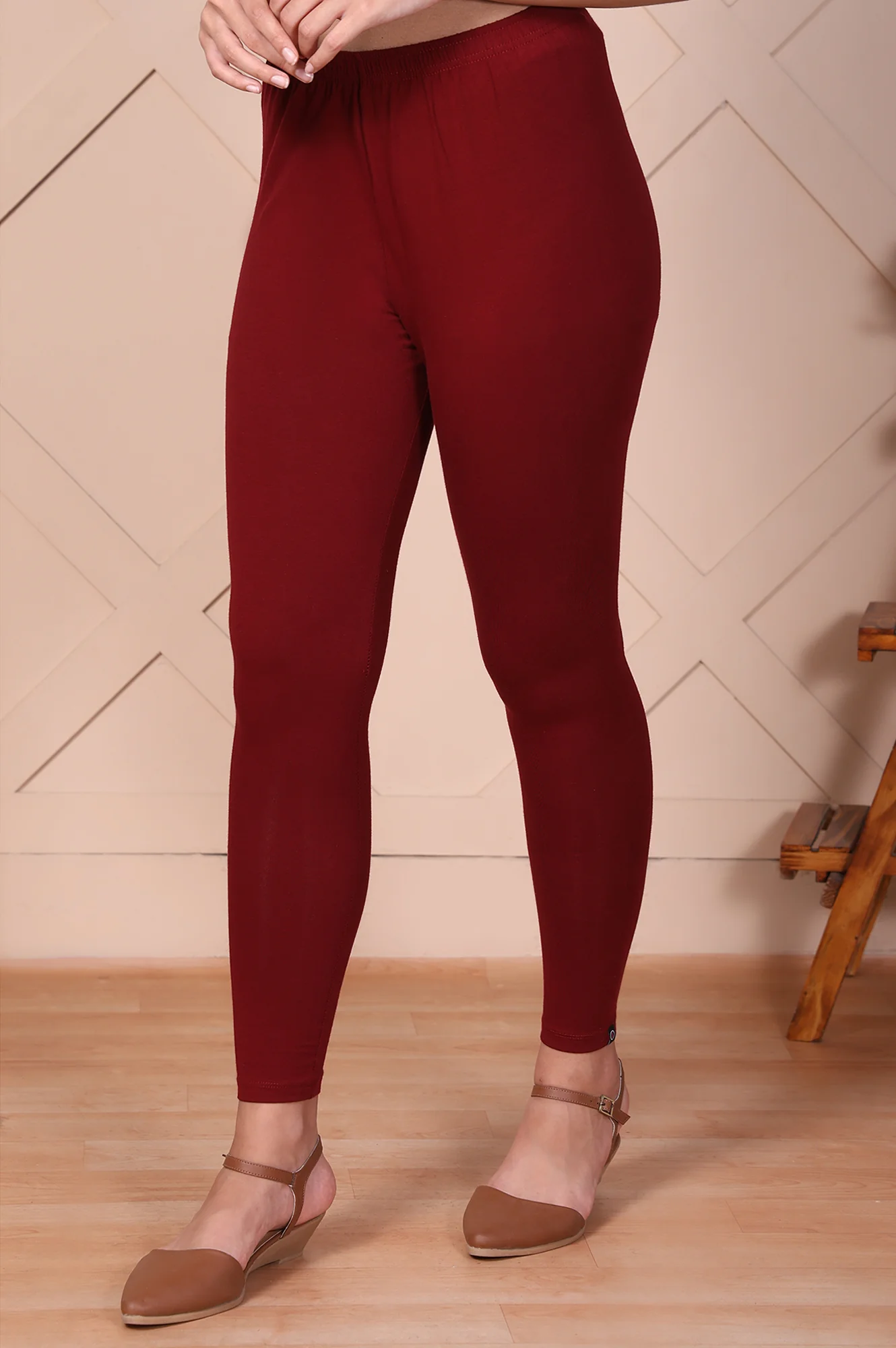 Elleven Women's Maroon Solid Ankle-Length Cotton Leggings - Image 2