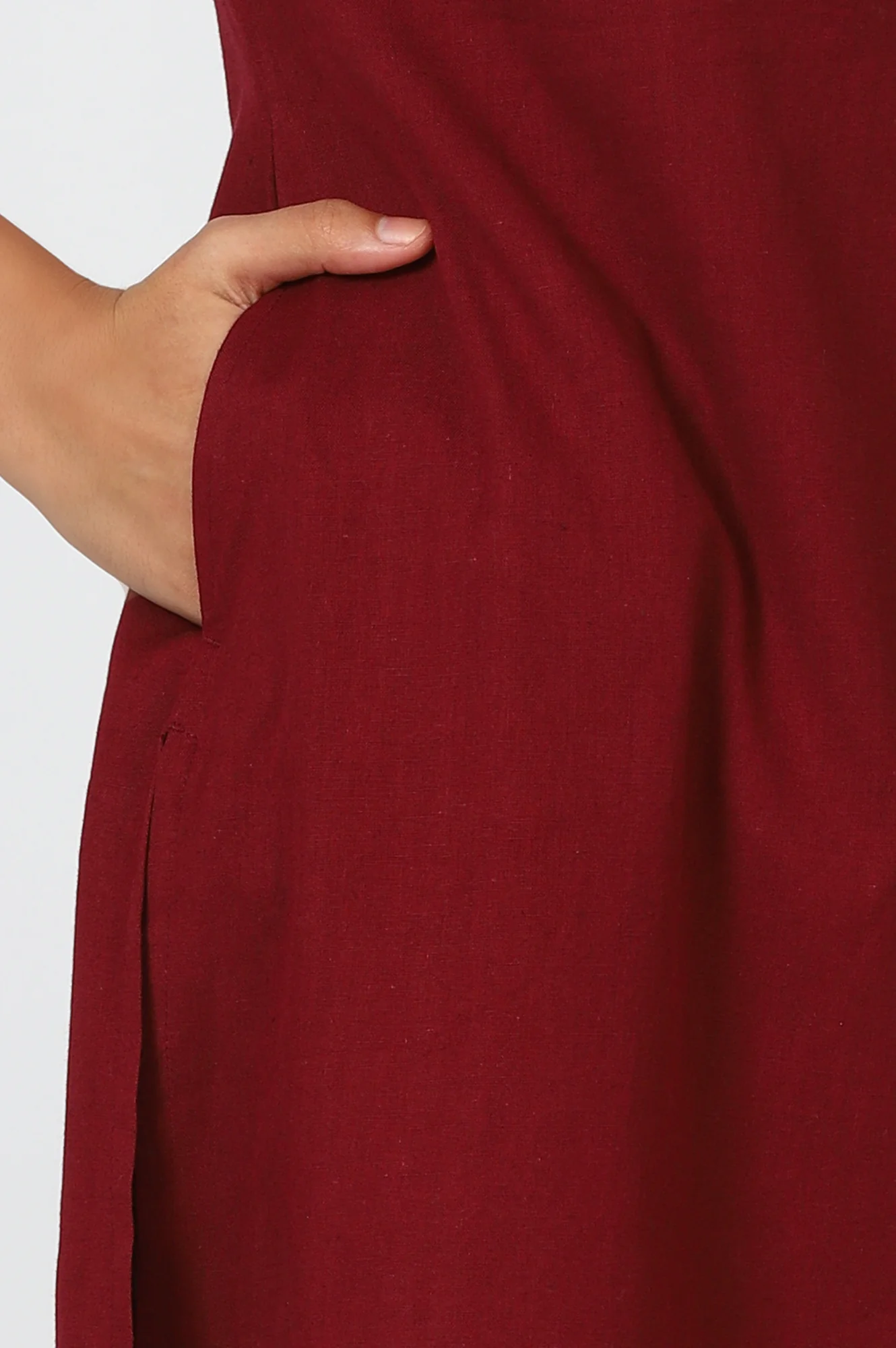 Maroon Solid Straight Cotton Kurta - Image 8