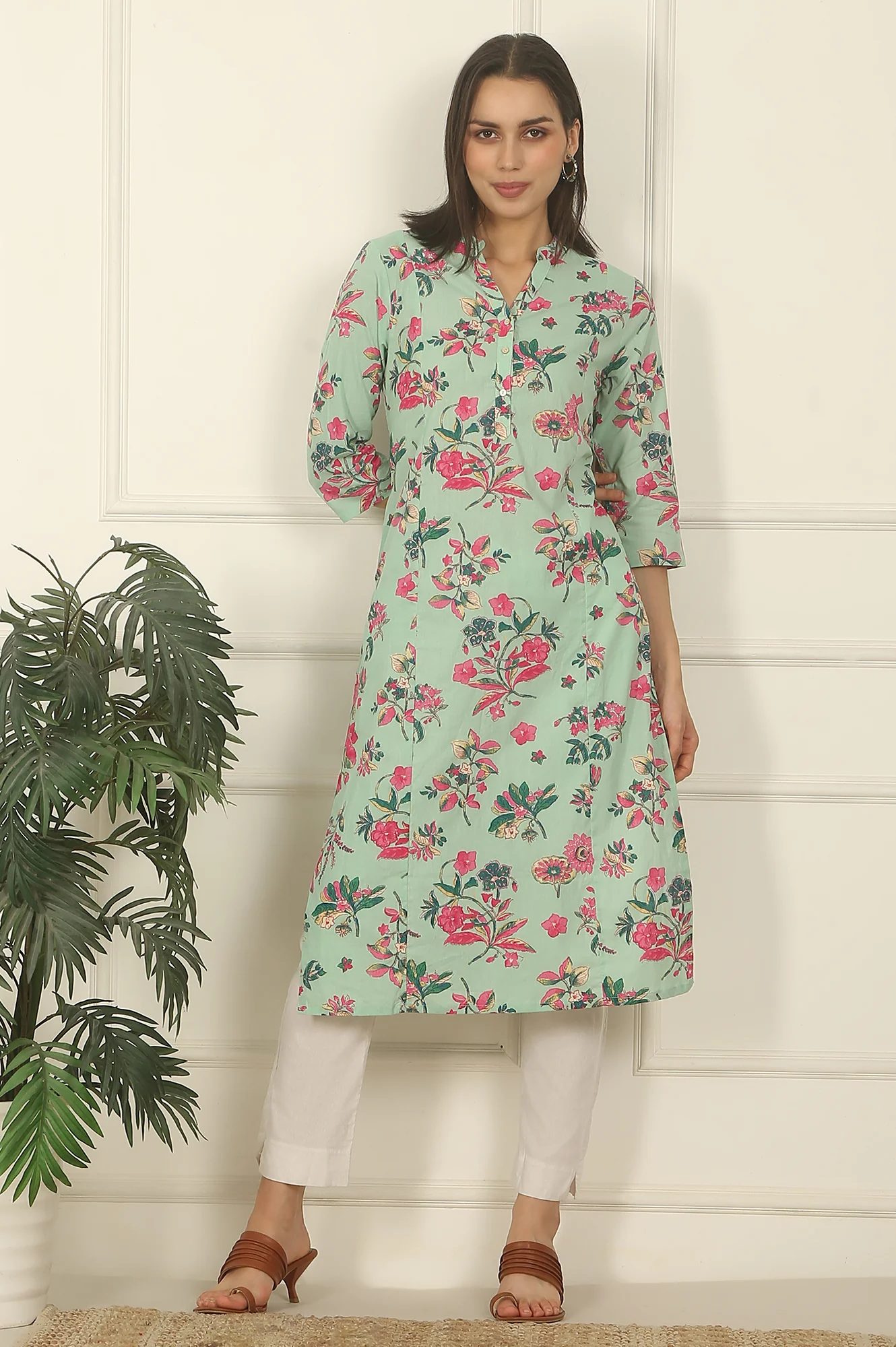 Mint Green Floral Printed Cotton Straight Kurta - Image 2