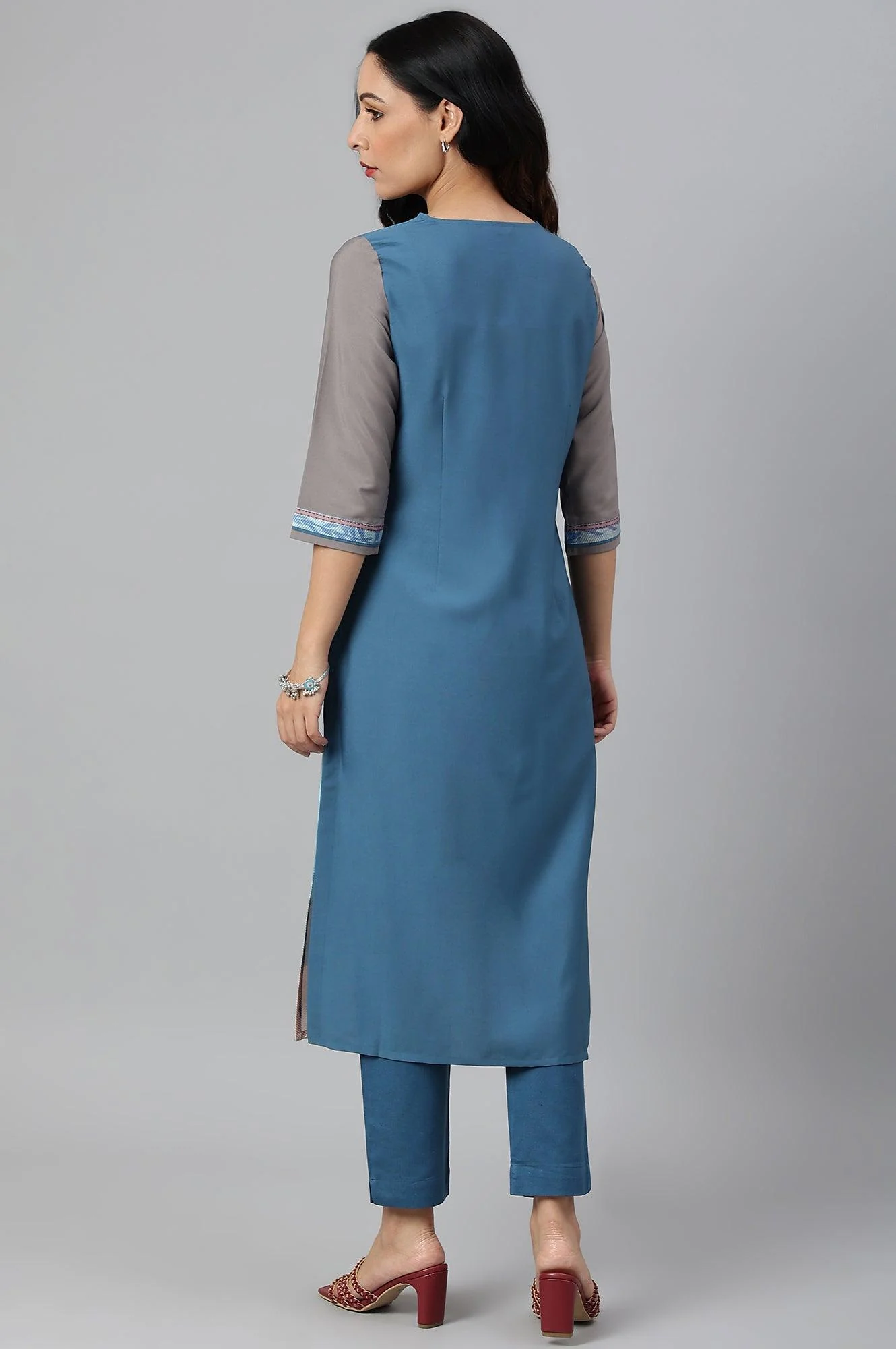Multicoloured Panelled kurta With Grey Sleeves - Image 4
